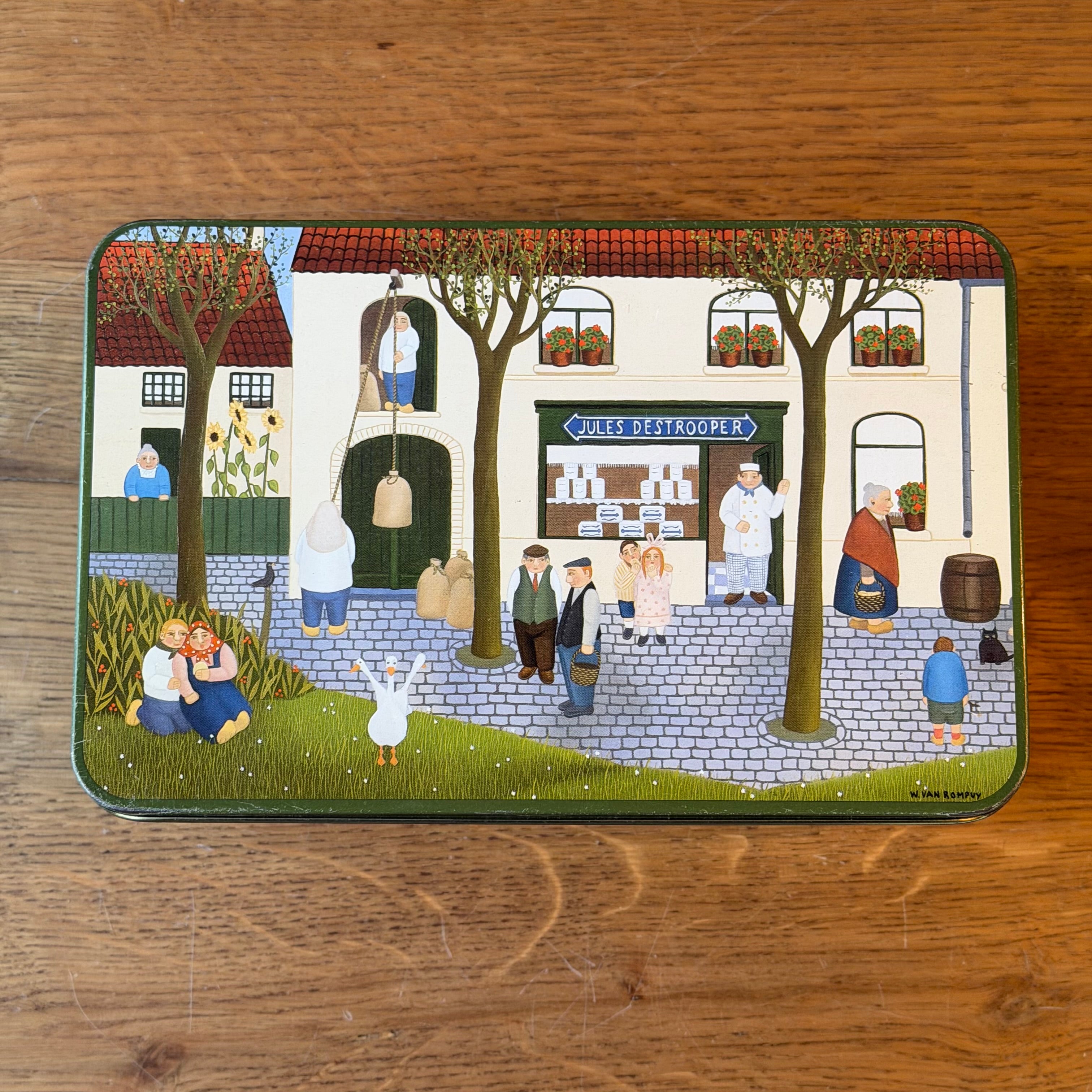 Jules Destrooper village scene biscuit tin – rectangular Belgian biscuit tin