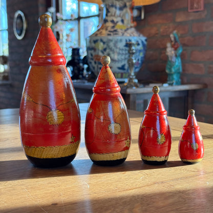 Set van 4 houten kerstdorpen Matroesjka kerstmannen – handbeschilderd