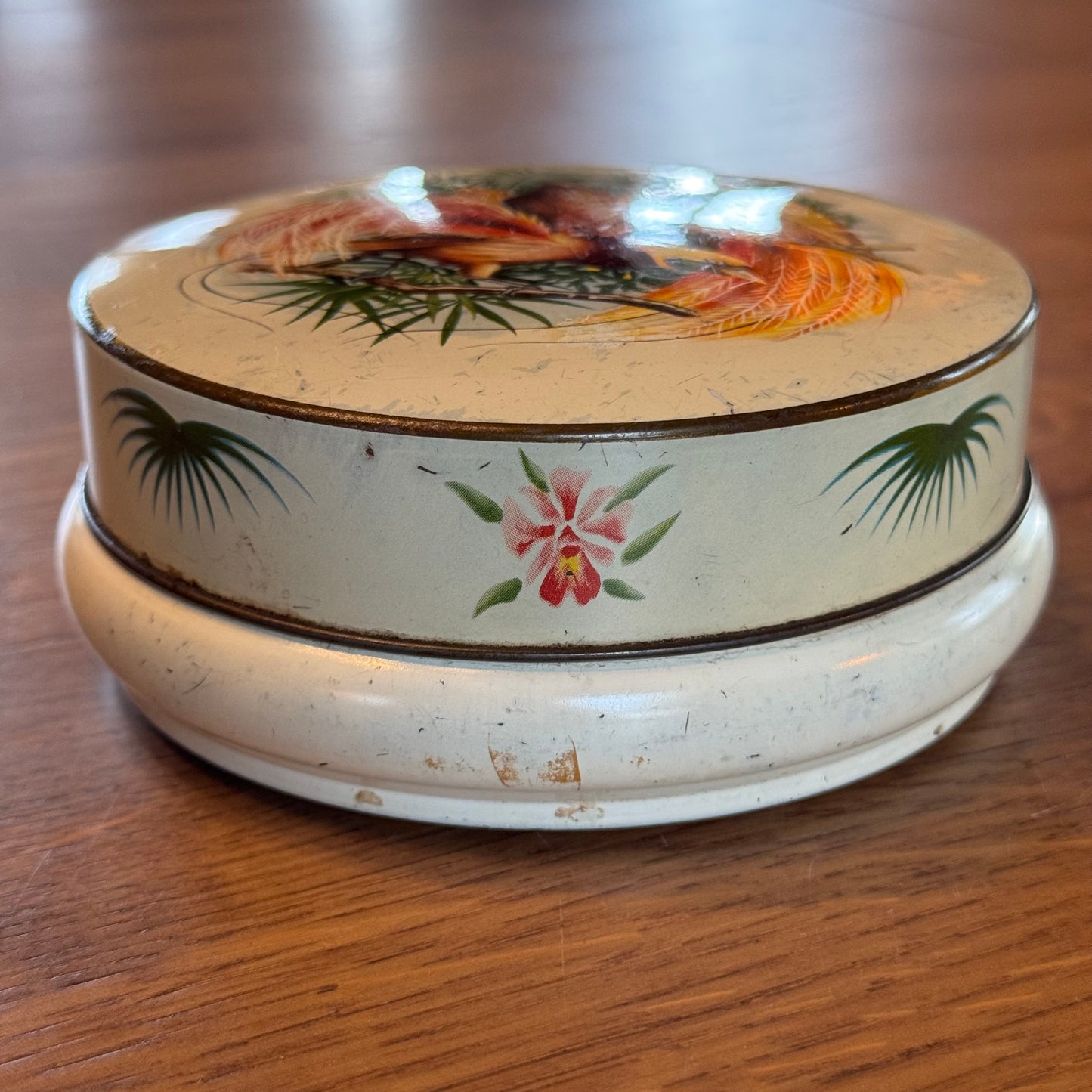 Rond blik met paradijsvogels – exotisch vintage blik ca. 1950–1960