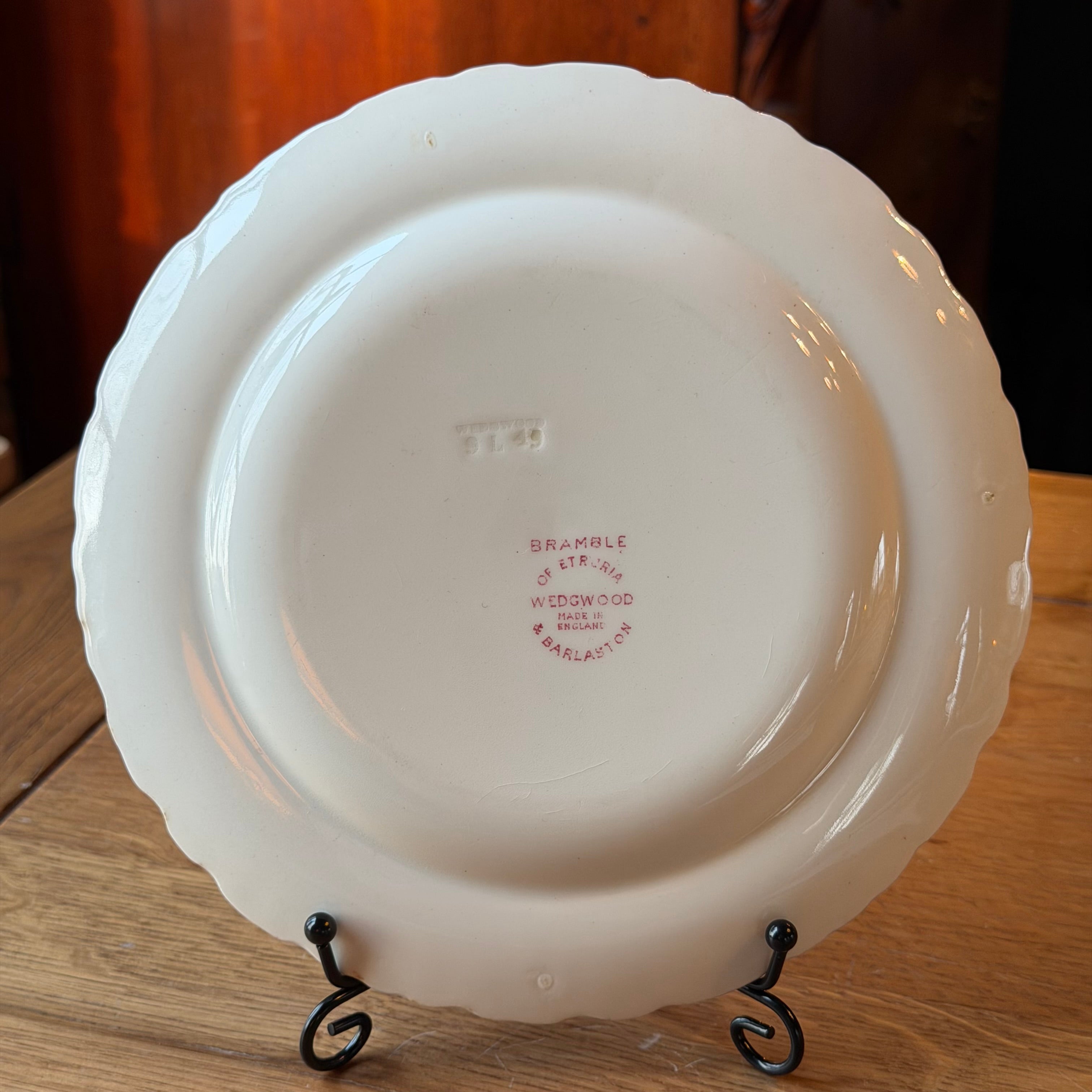 Wedgwood Bramble of Etruria Plate – English Pottery
