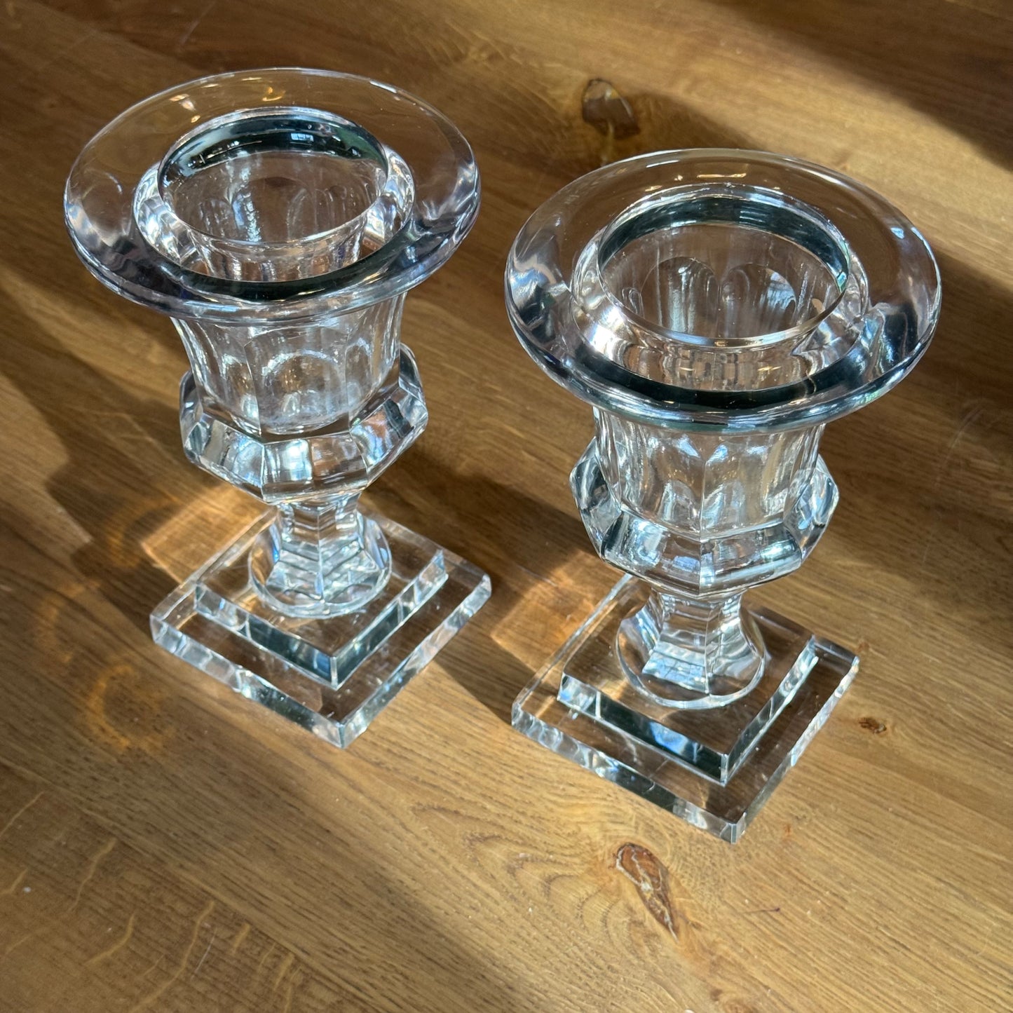 Set aus 2 schweren Kristallleuchtern – neoklassizistischer Stil, 19 cm, 20. Jahrhundert