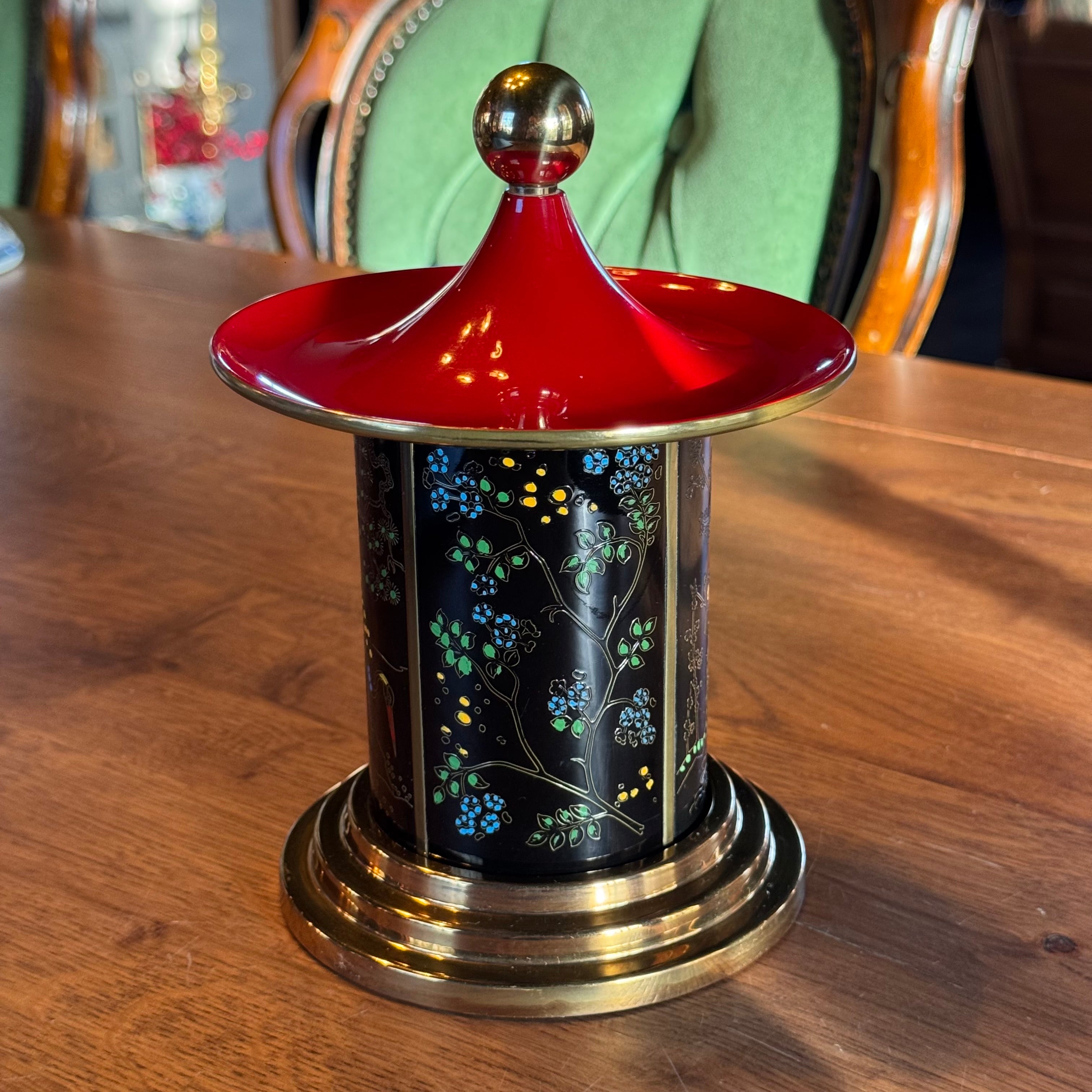 Vintage Japans Sigaretten Dispenser van Messing & Lakwerk – Mathot Vanhoffelen, Antwerpen