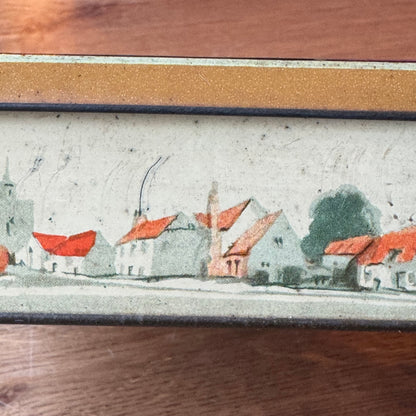 Vintage Victoria biscuit tin – carriage and inn scene – rectangular