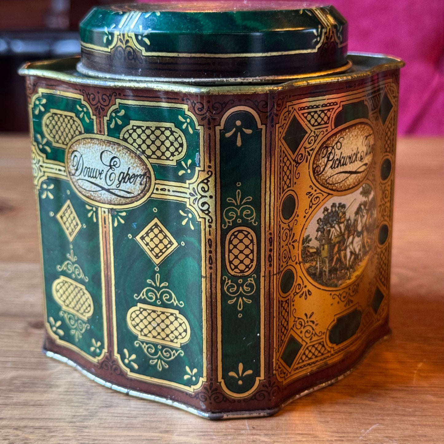Vintage Douwe Egberts Pickwick Tea Tin – Green &amp; Gold