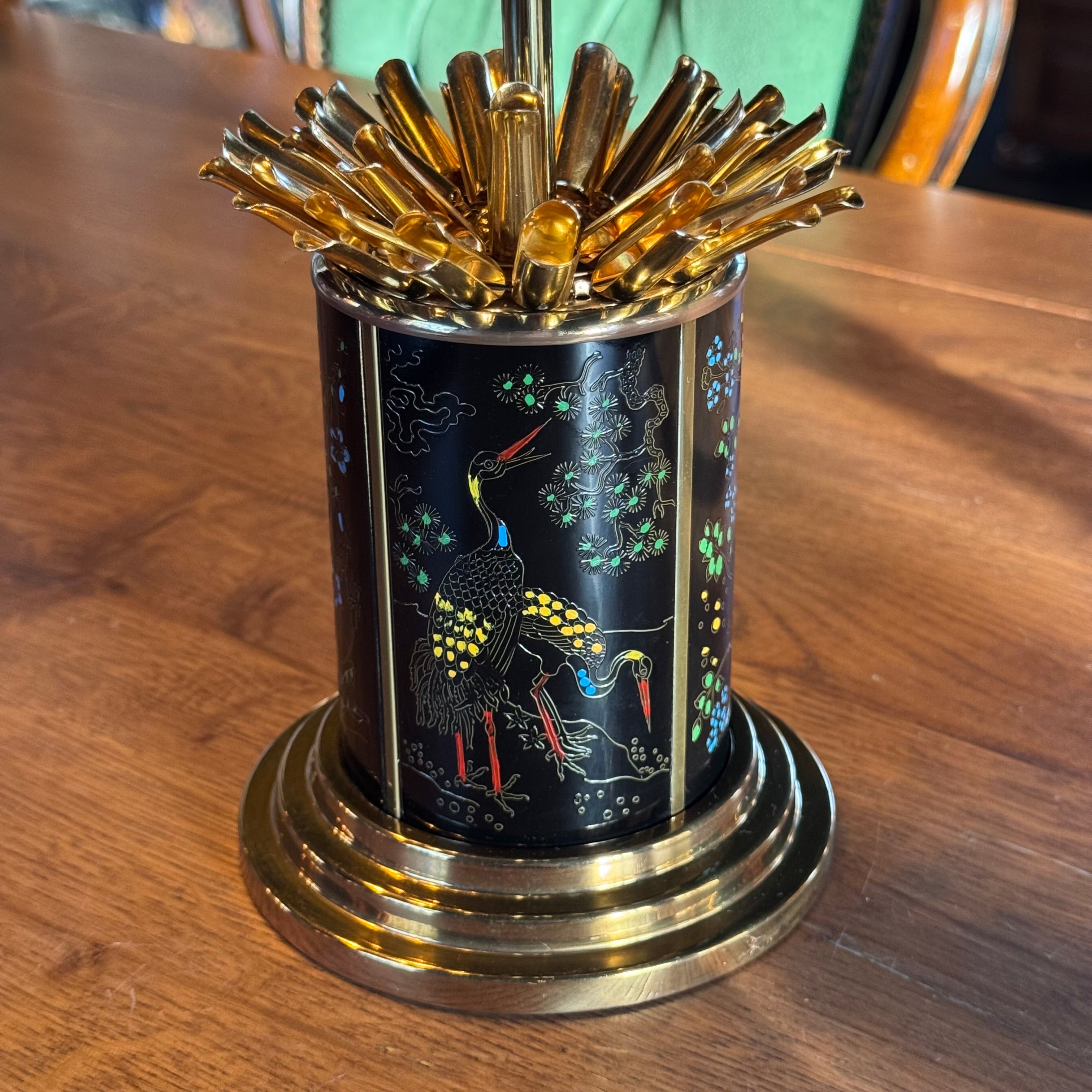 Vintage Japans Sigaretten Dispenser van Messing & Lakwerk – Mathot Vanhoffelen, Antwerpen