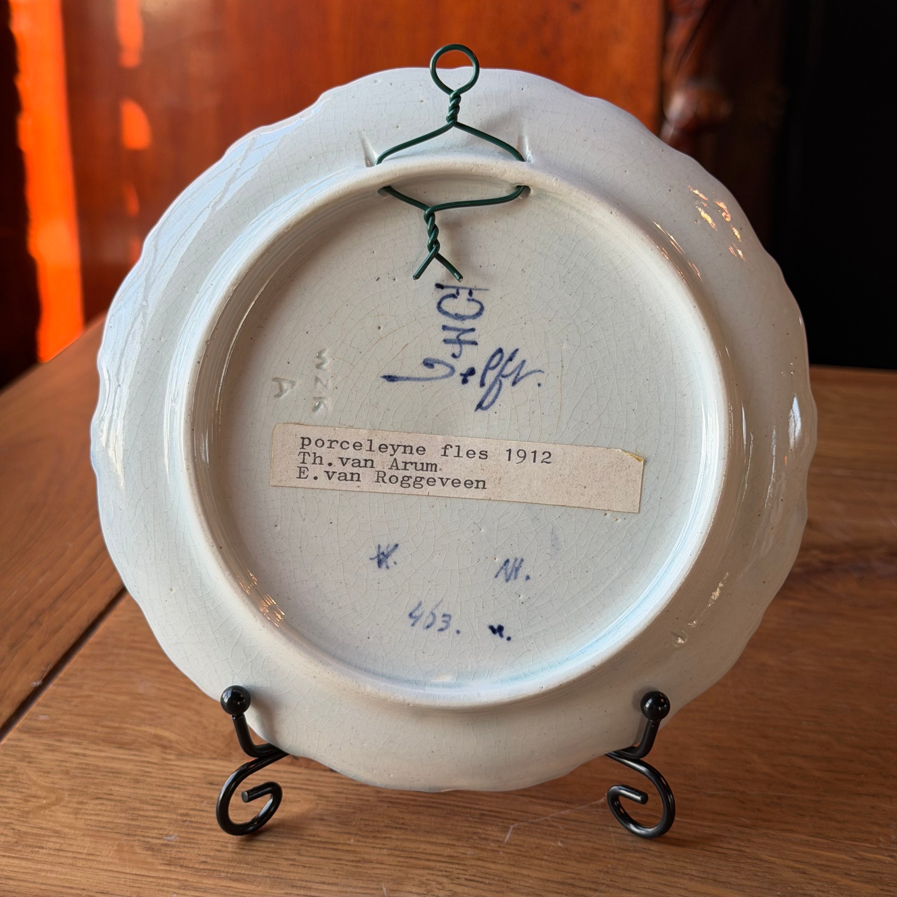 Antiek Delfts blauw wandbord met zeilboot – De Porceleyne Fles (Royal Delft), 1912