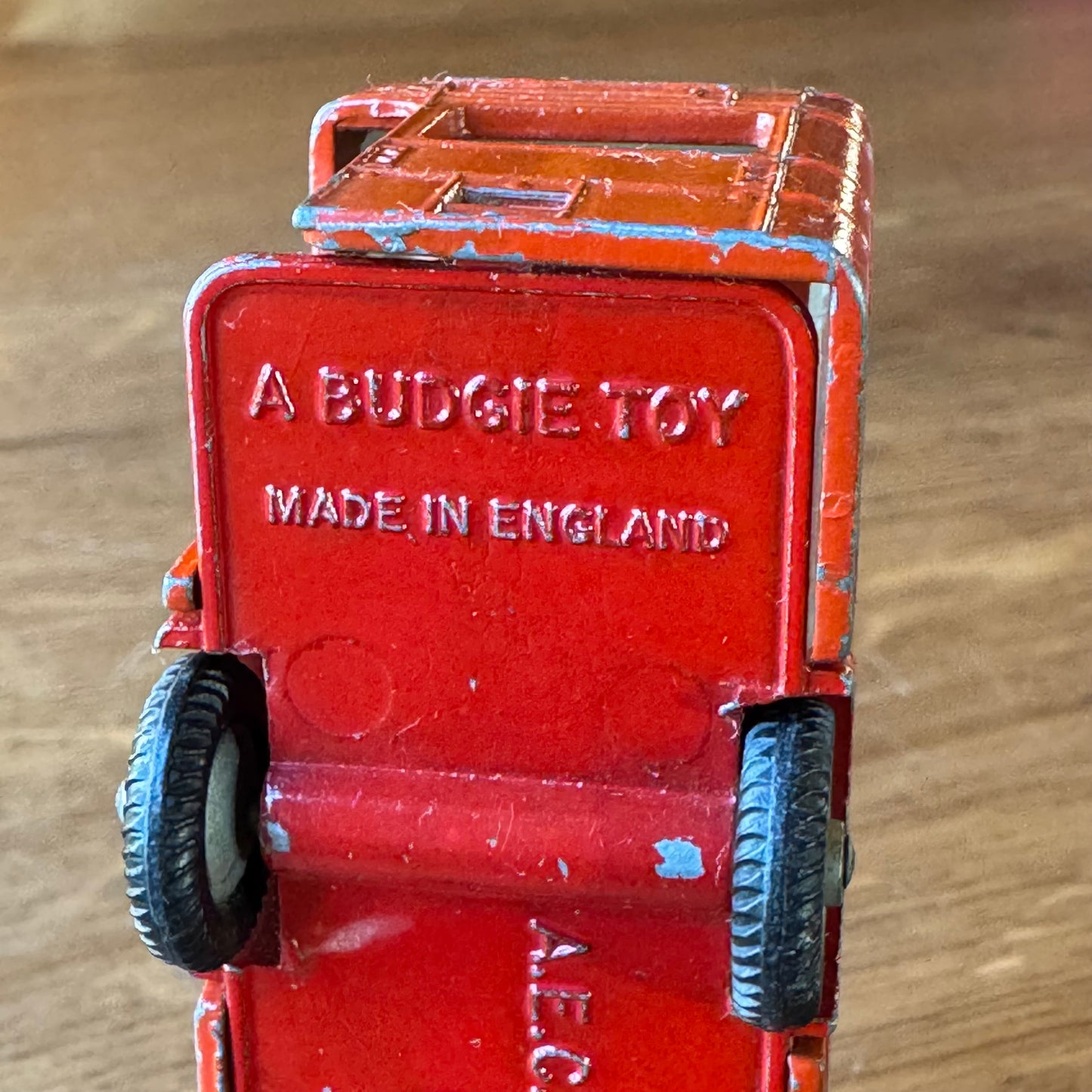 Vintage Budgie Toys AEC Routemaster Dubbeldekker – London Transport – Esso UNIFLO Reclame