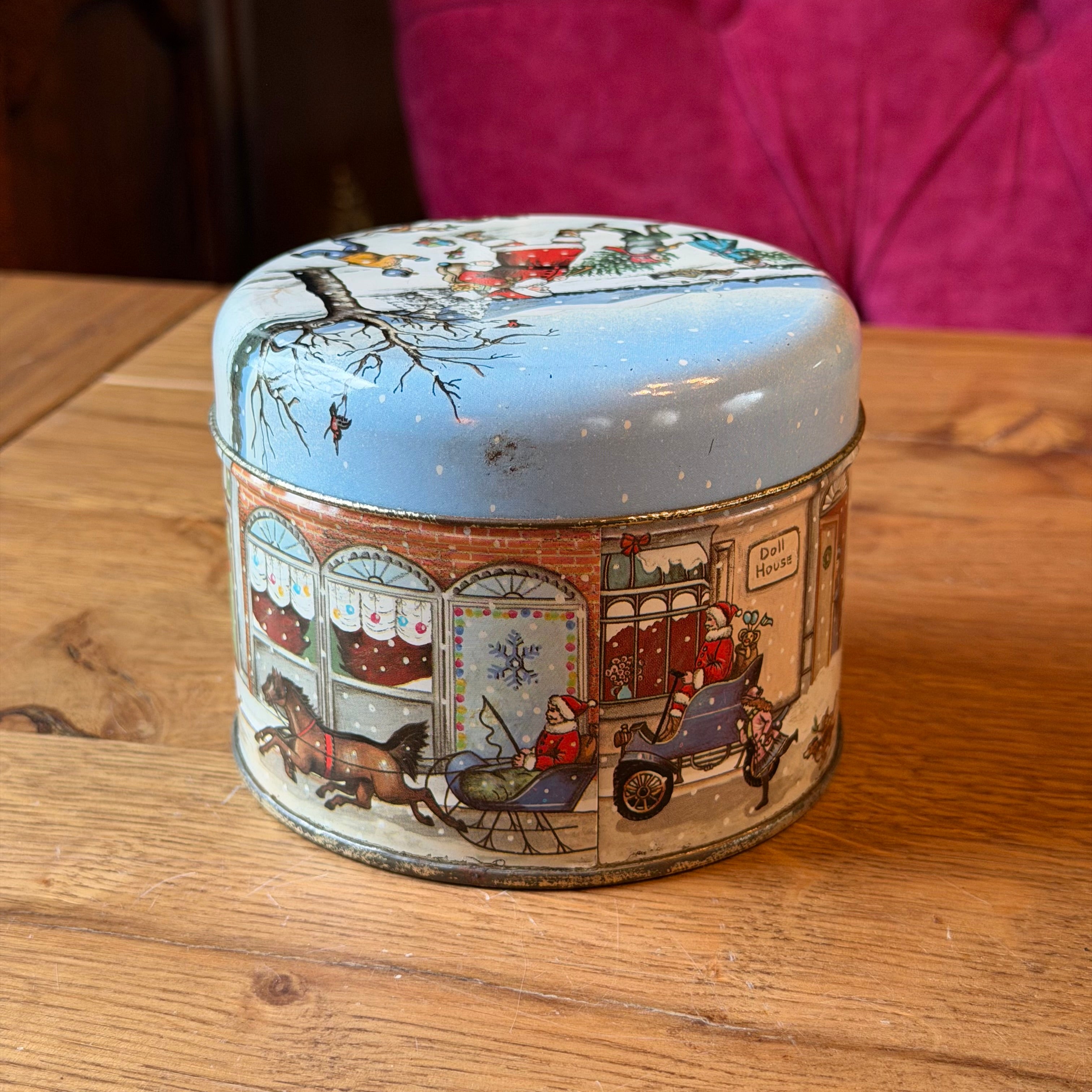 Vintage runde Weihnachtsdose mit Wintermotiv