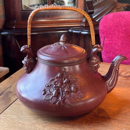 Victorian Strawberry Relief Teapot – England, ca. 1880–1910