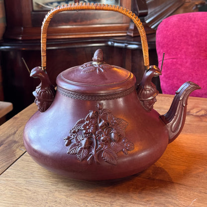 Victorian Strawberry Relief Teapot – England, ca. 1880–1910