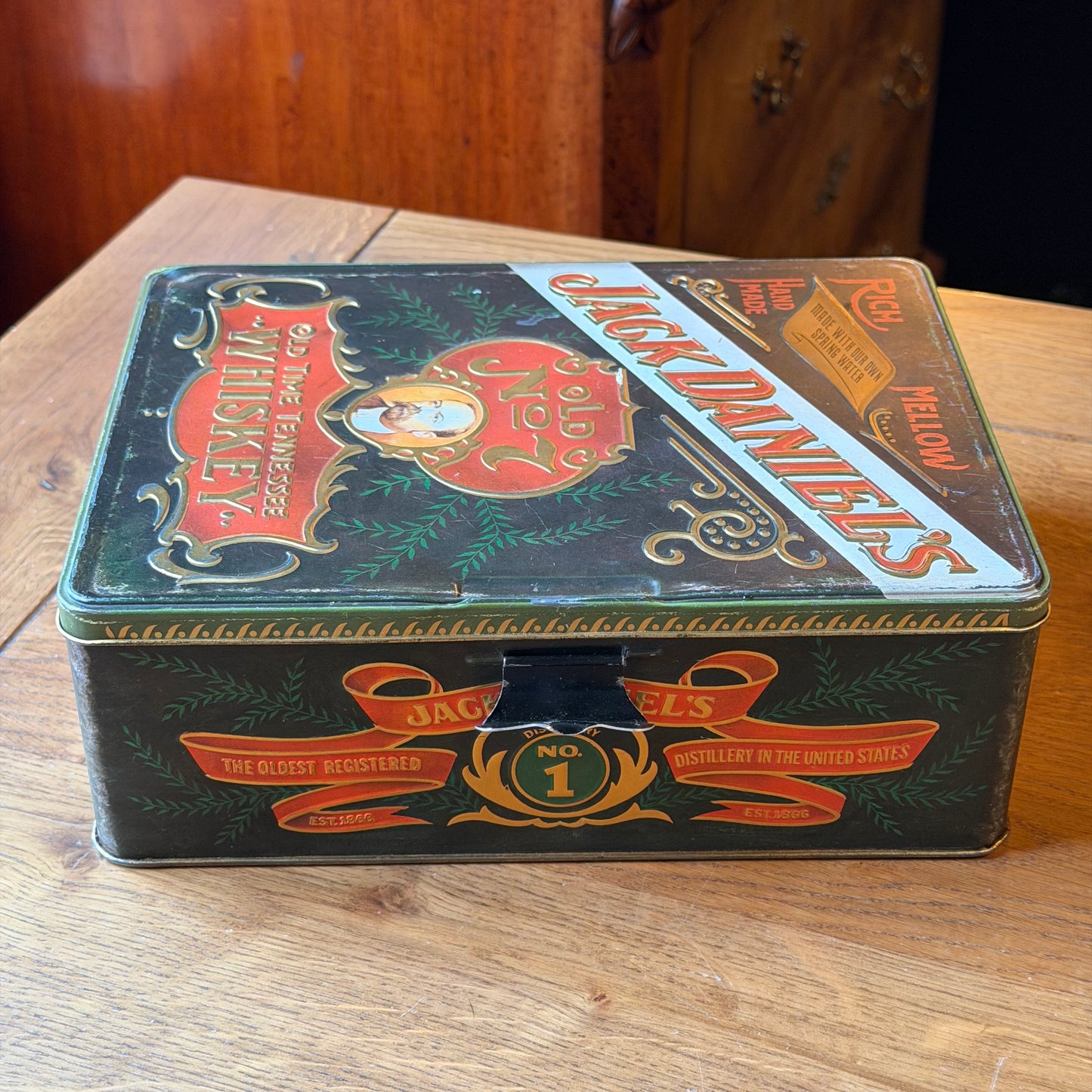 Jack Daniel’s Old No. 7 whiskeyblik met klassieke illustraties