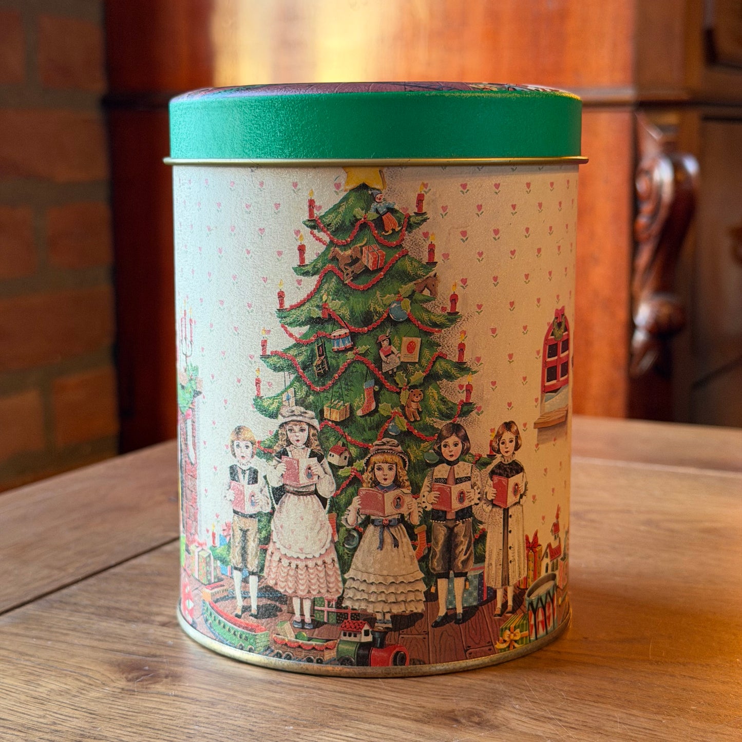 Vintage Christmas Tin Set of 3 – Children at the Christmas Tree – 80s/90s