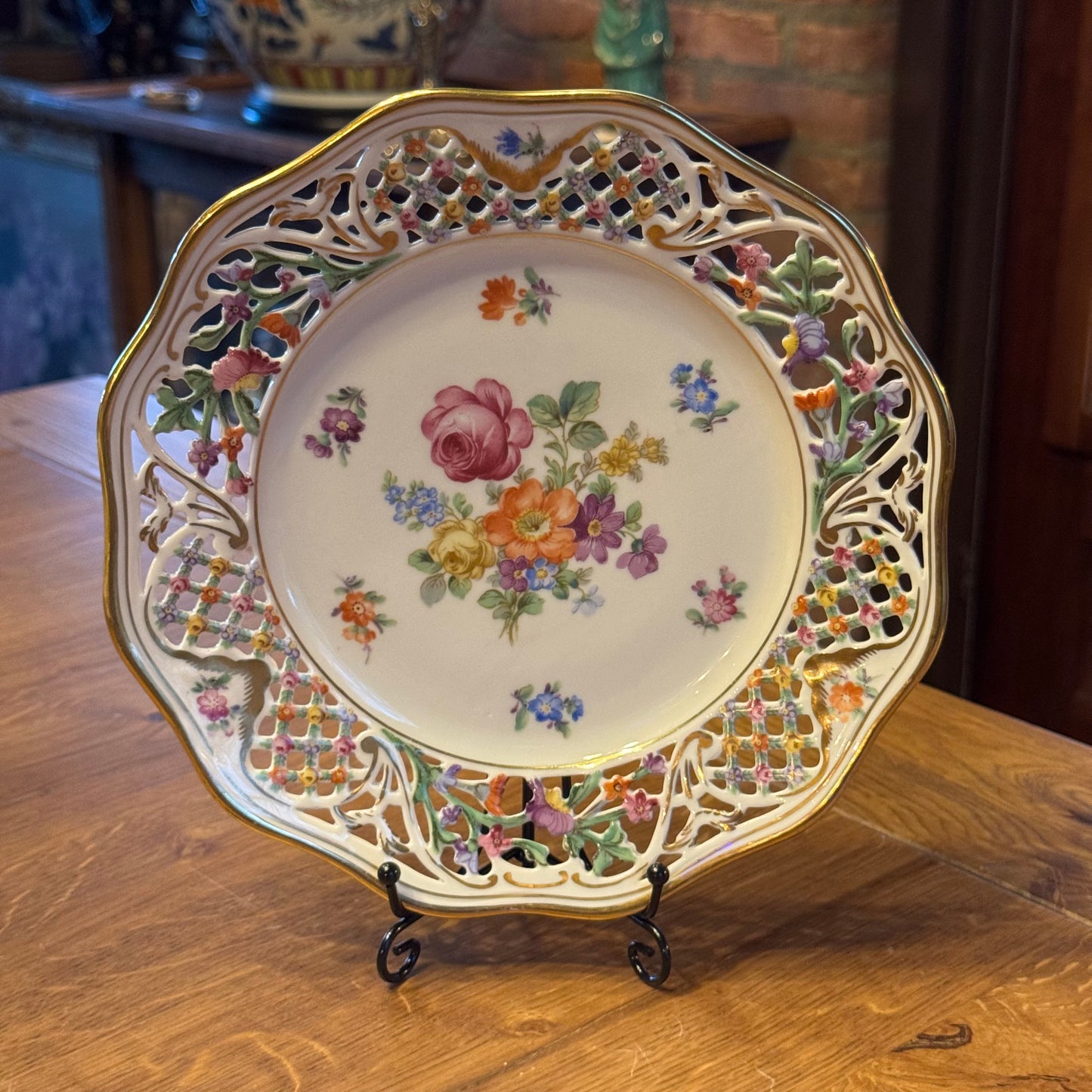 Handbeschilderde porseleinen bordenset van Schumann Arzberg, Duitsland, model ‘Vieux Meissen’