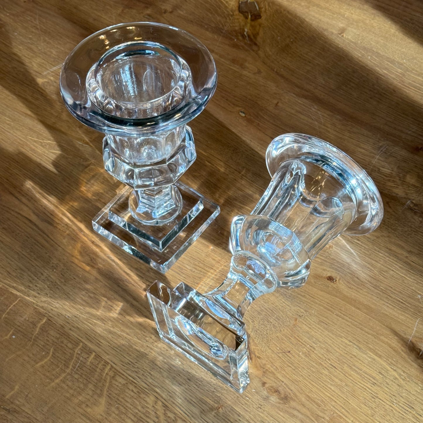 Set aus 2 schweren Kristallleuchtern – neoklassizistischer Stil, 19 cm, 20. Jahrhundert