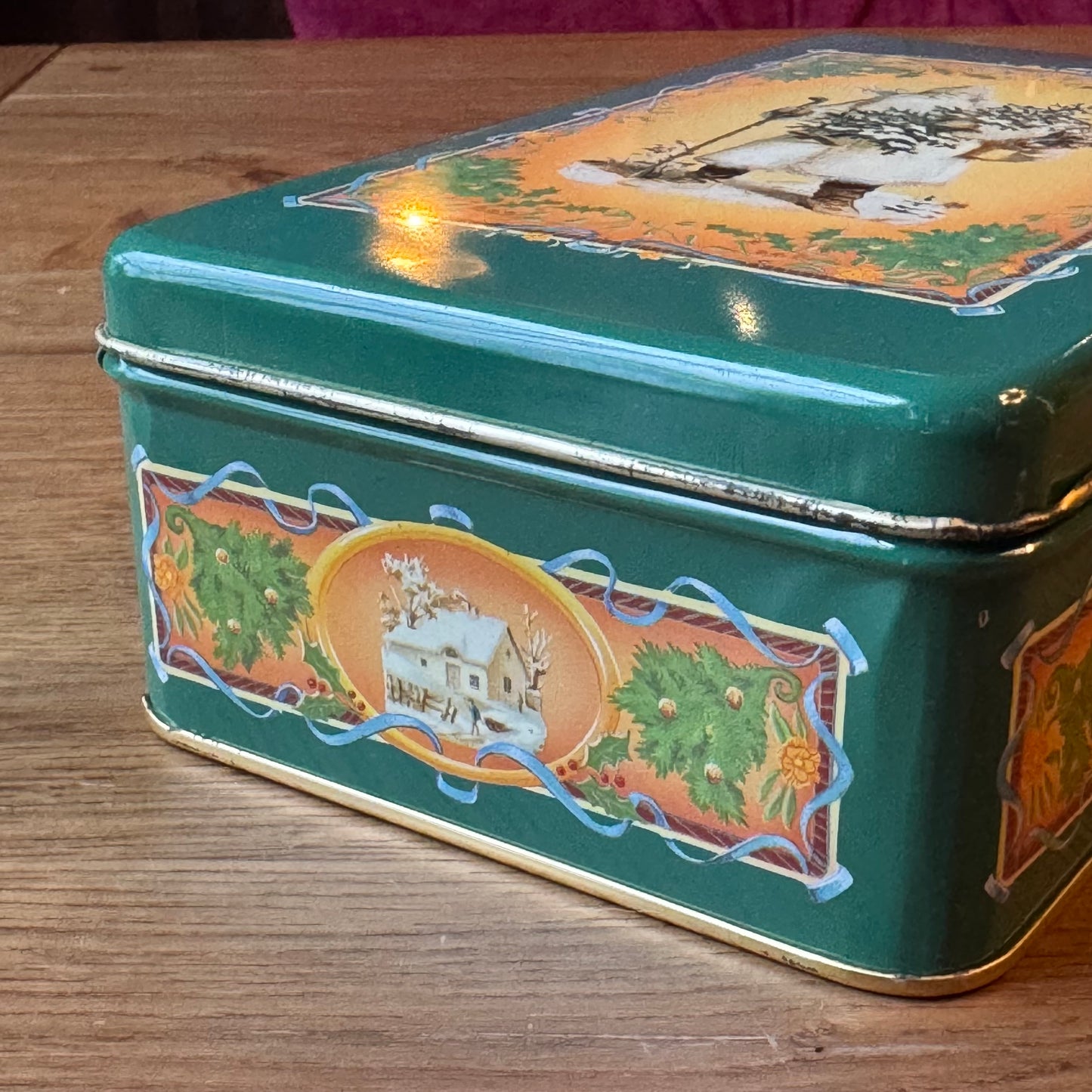 Vintage kerstblik met Sint Nicolaas illustratie – groen met goudkleurig interieur