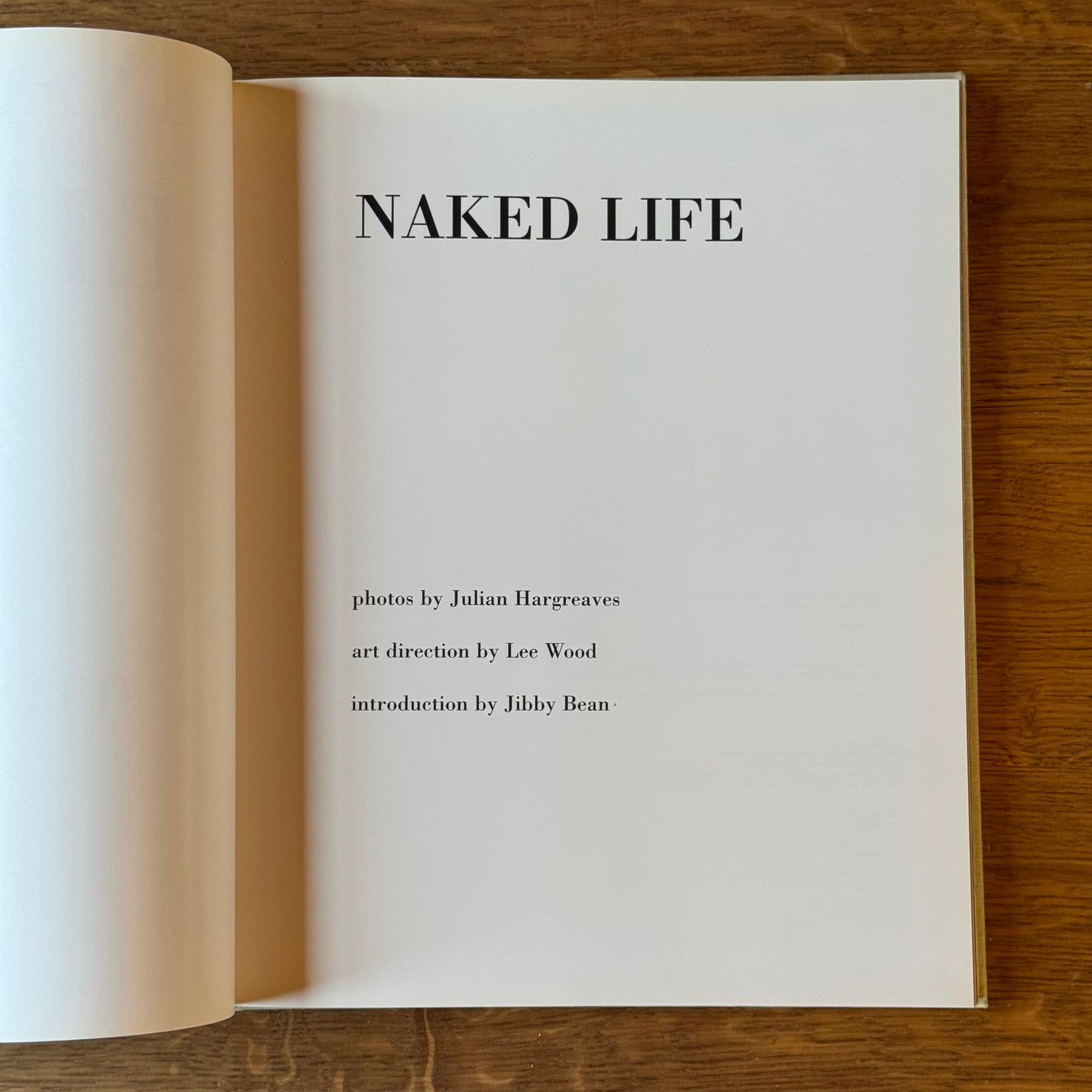 Naked Life – Julian Hargreaves – Mannenfotografie in Luxe Linnen Hardcover (2000)