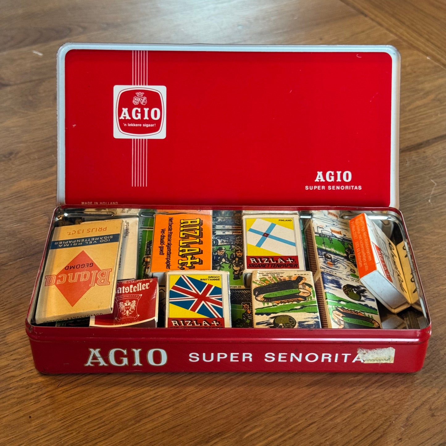 Agio Super Señorita tin with vintage matchboxes and rolling papers – 1960s