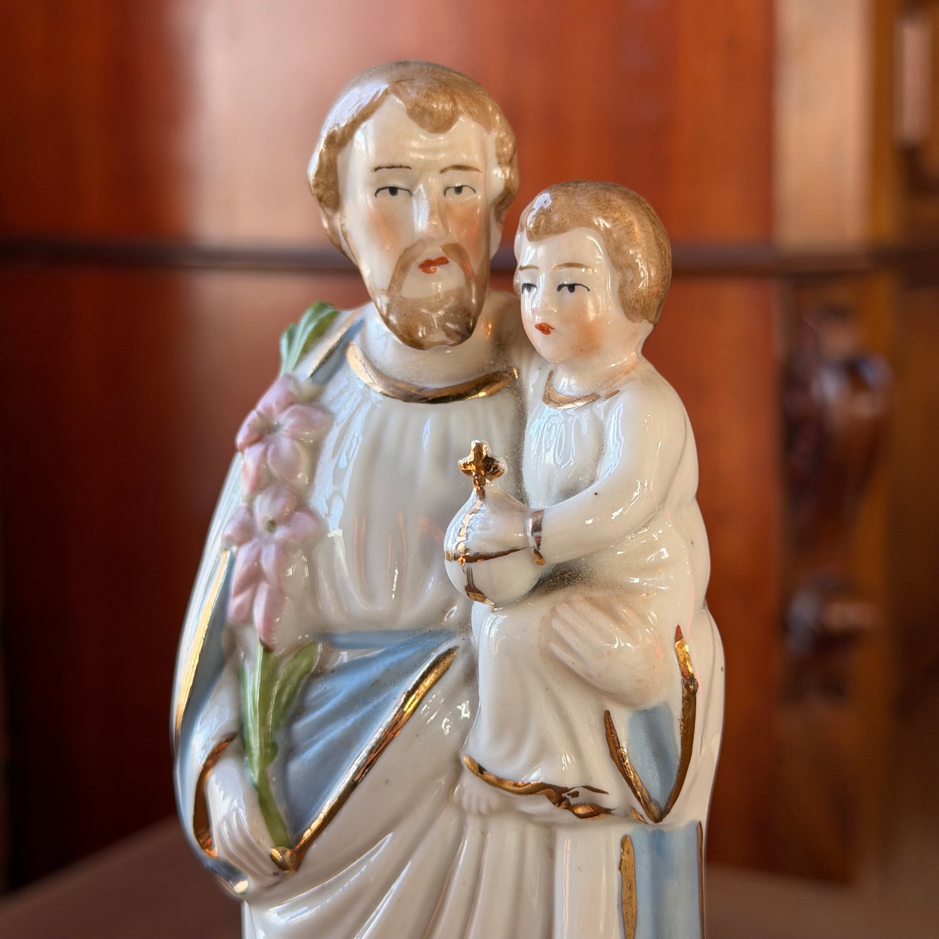 Antique porcelain statue of Saint Joseph with Child – hand-painted religious statue (ca. 1900–1930)