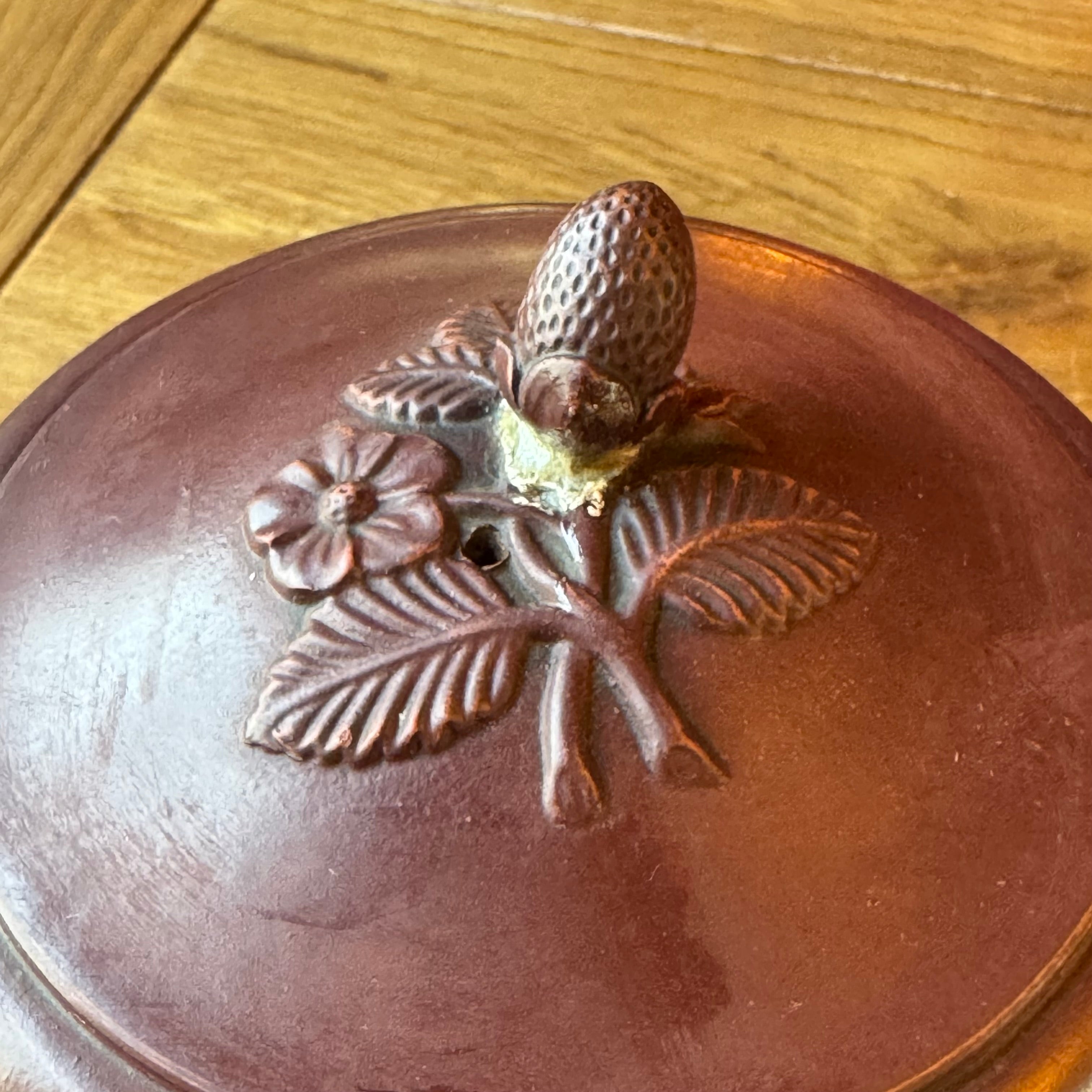 Victoriaanse ‘Strawberry Relief’ theepot – Engeland, ca. 1880–1910