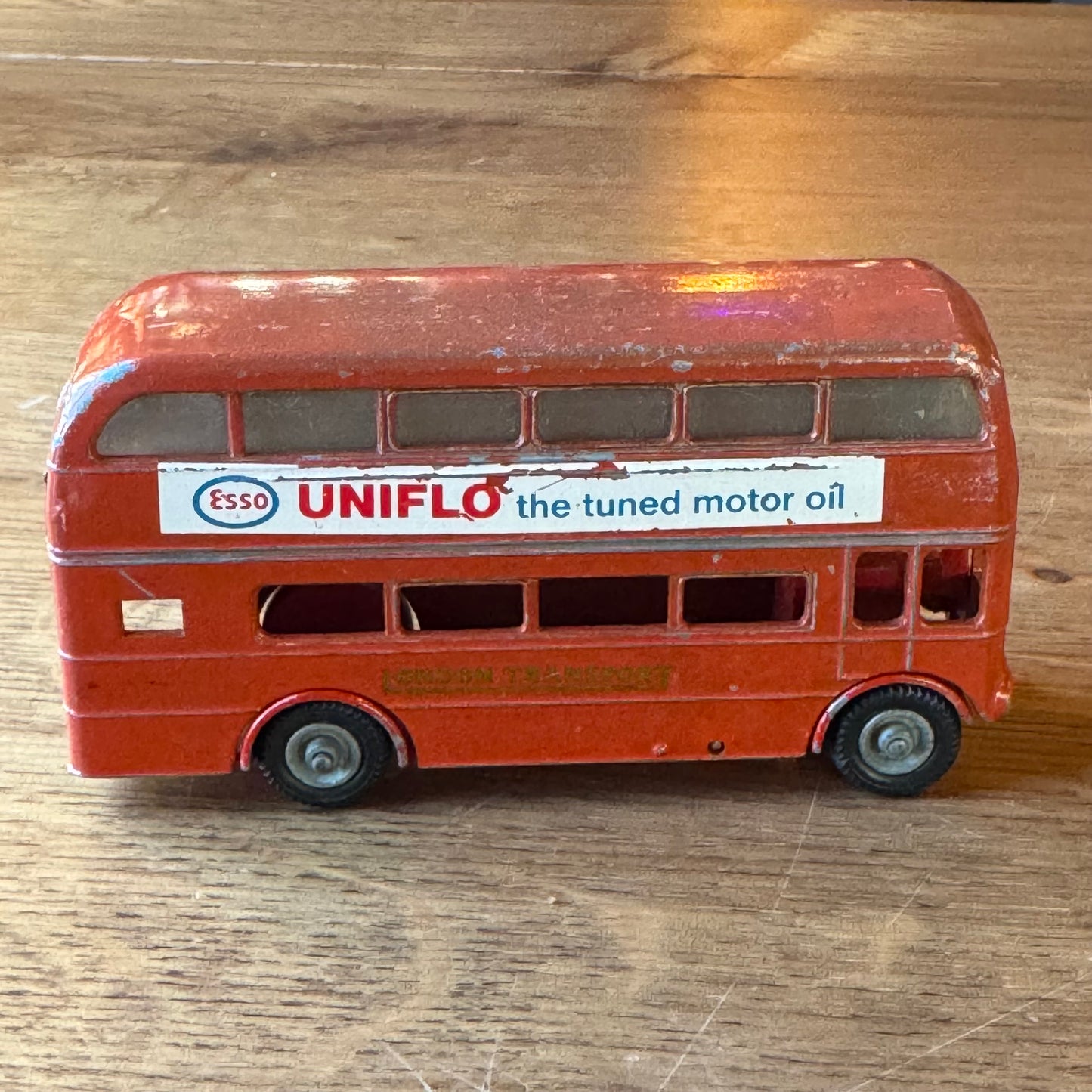 Vintage Budgie Toys AEC Routemaster Dubbeldekker – London Transport – Esso UNIFLO Reclame