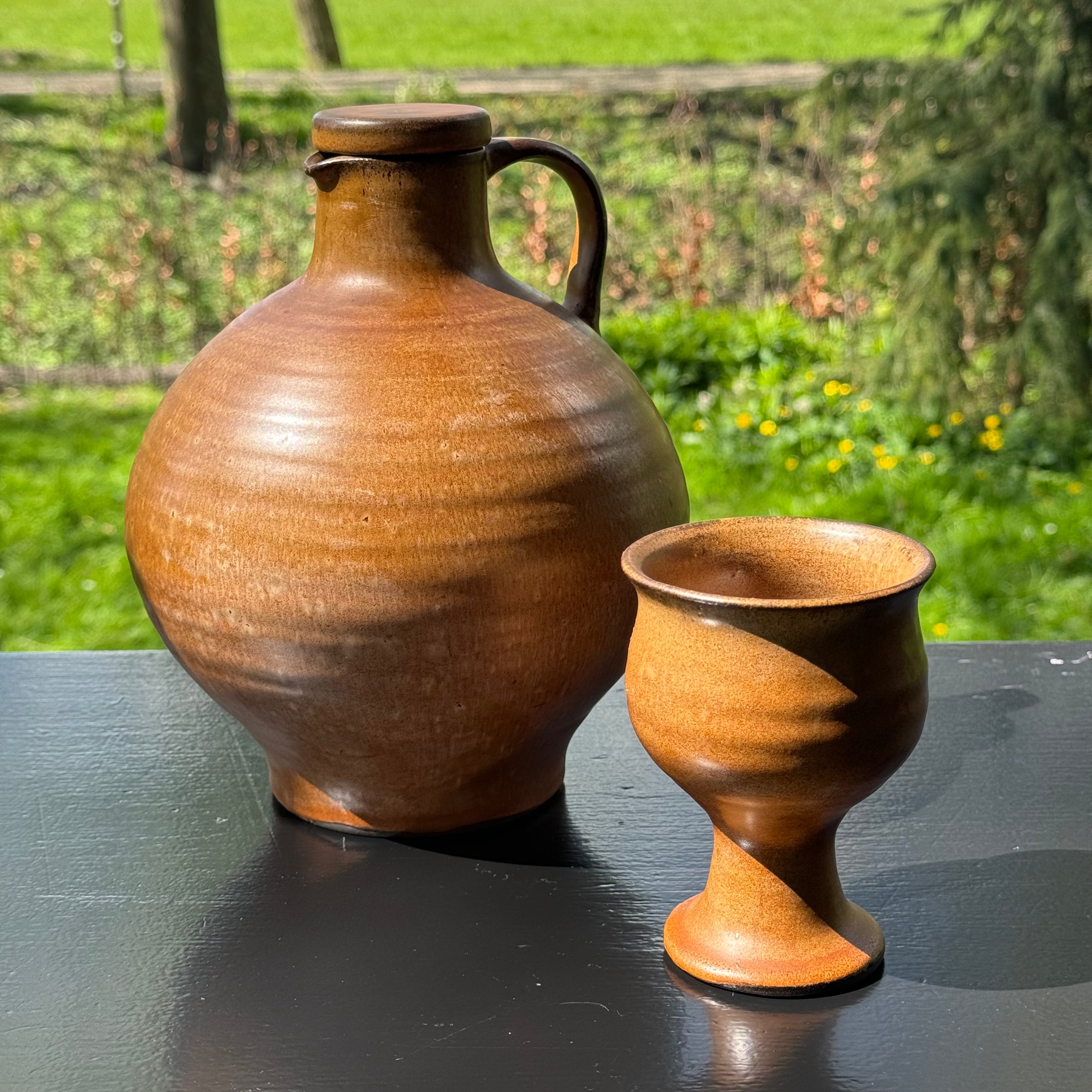 Kruik en beker van Ad Soesbergen - The Collectionist