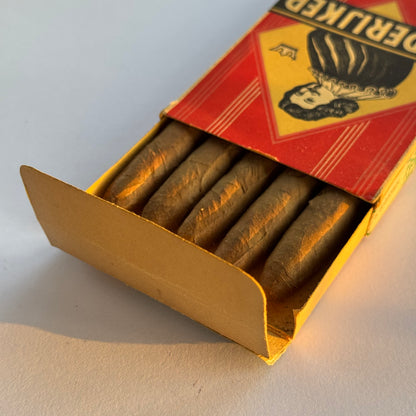 Schachtel mit Originalzigarren der Rederijker Zigarrenfabrik Valkenswaard