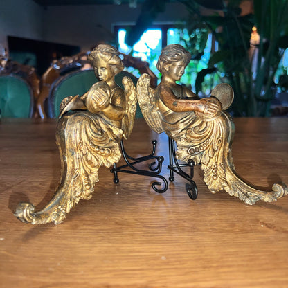 Twee antieke koperen (hoek) ornamenten The Collectionist