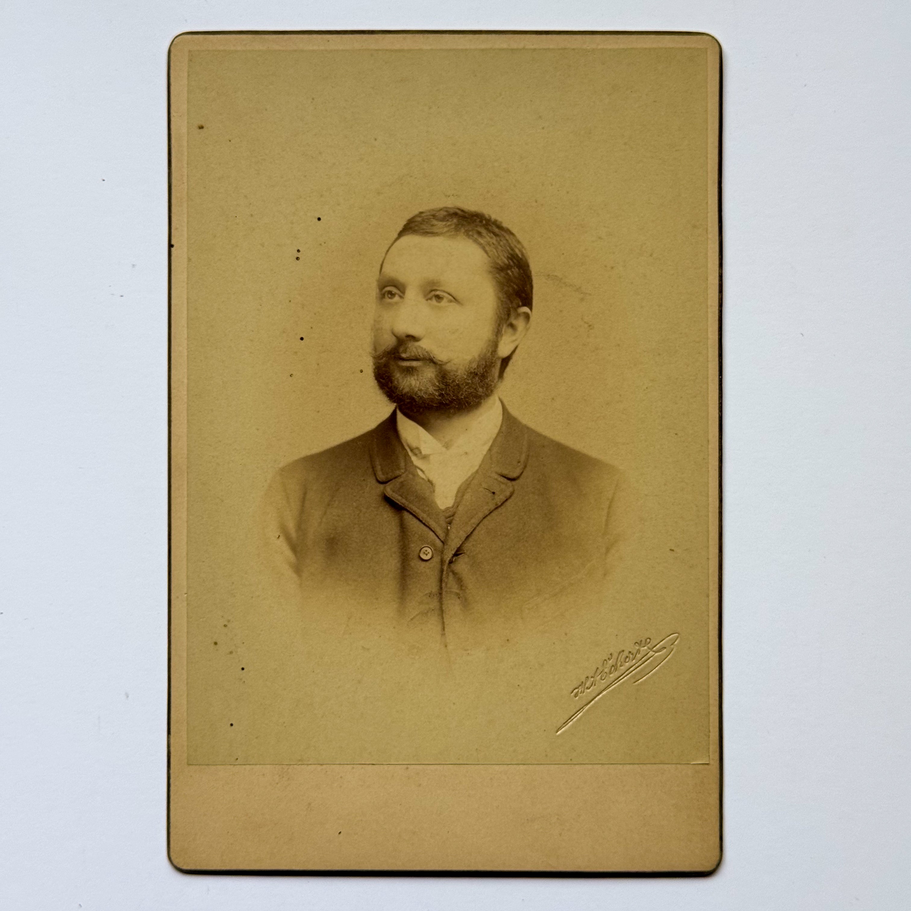 Portrait of a bearded man - H. Eckert, court and chamber photographer, Prague (ca. 1885)