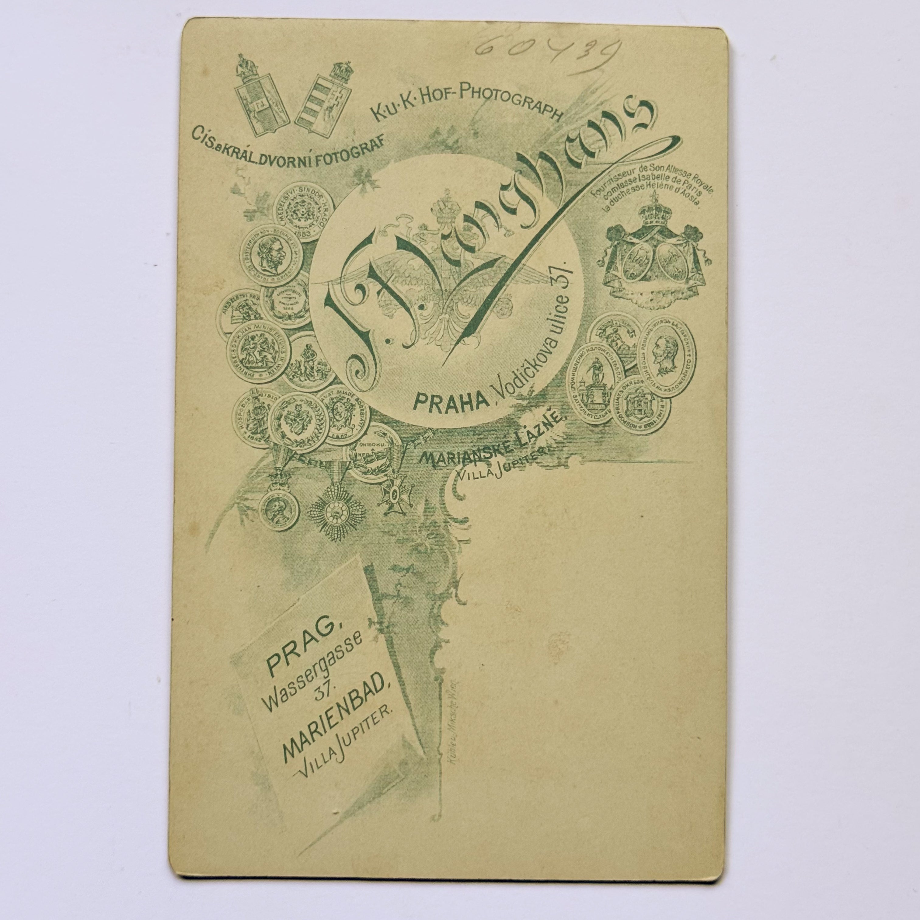 Portret van een man met snor - J. Langhans, hof-fotograaf, Praag (ca. 1890)