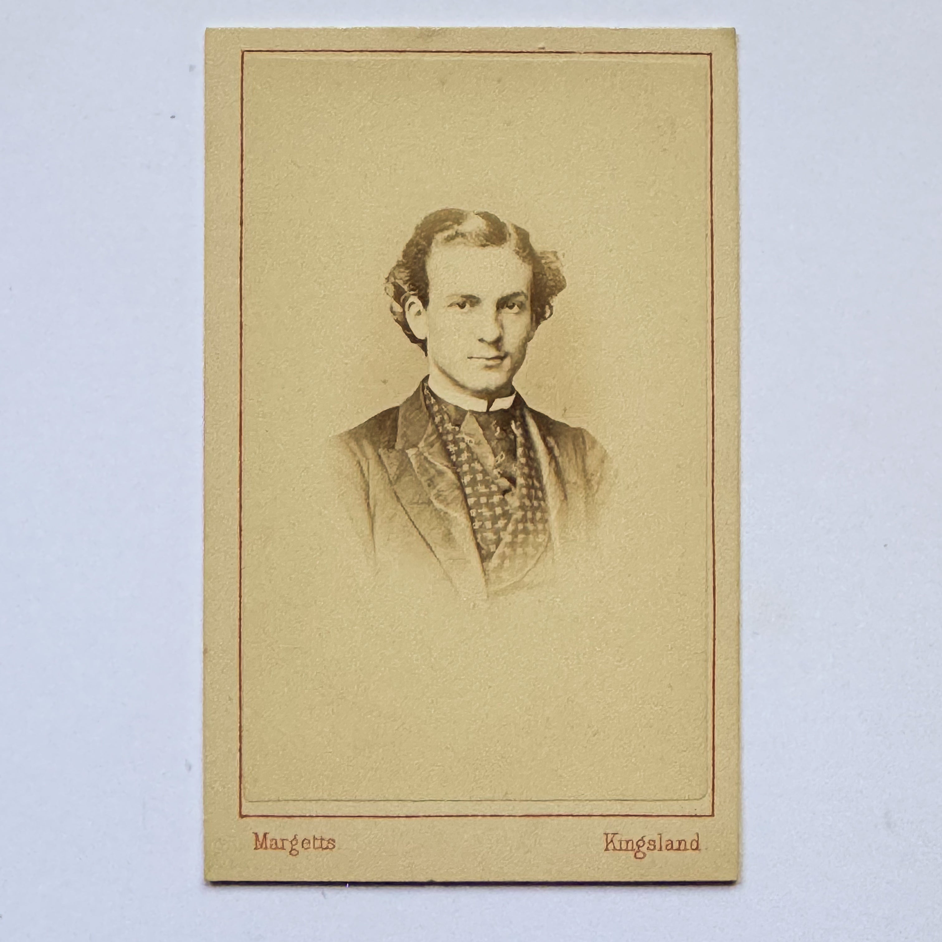 Porträt eines jungen Mannes – JW Margetts, Kingsland Road, London (ca. 1875)