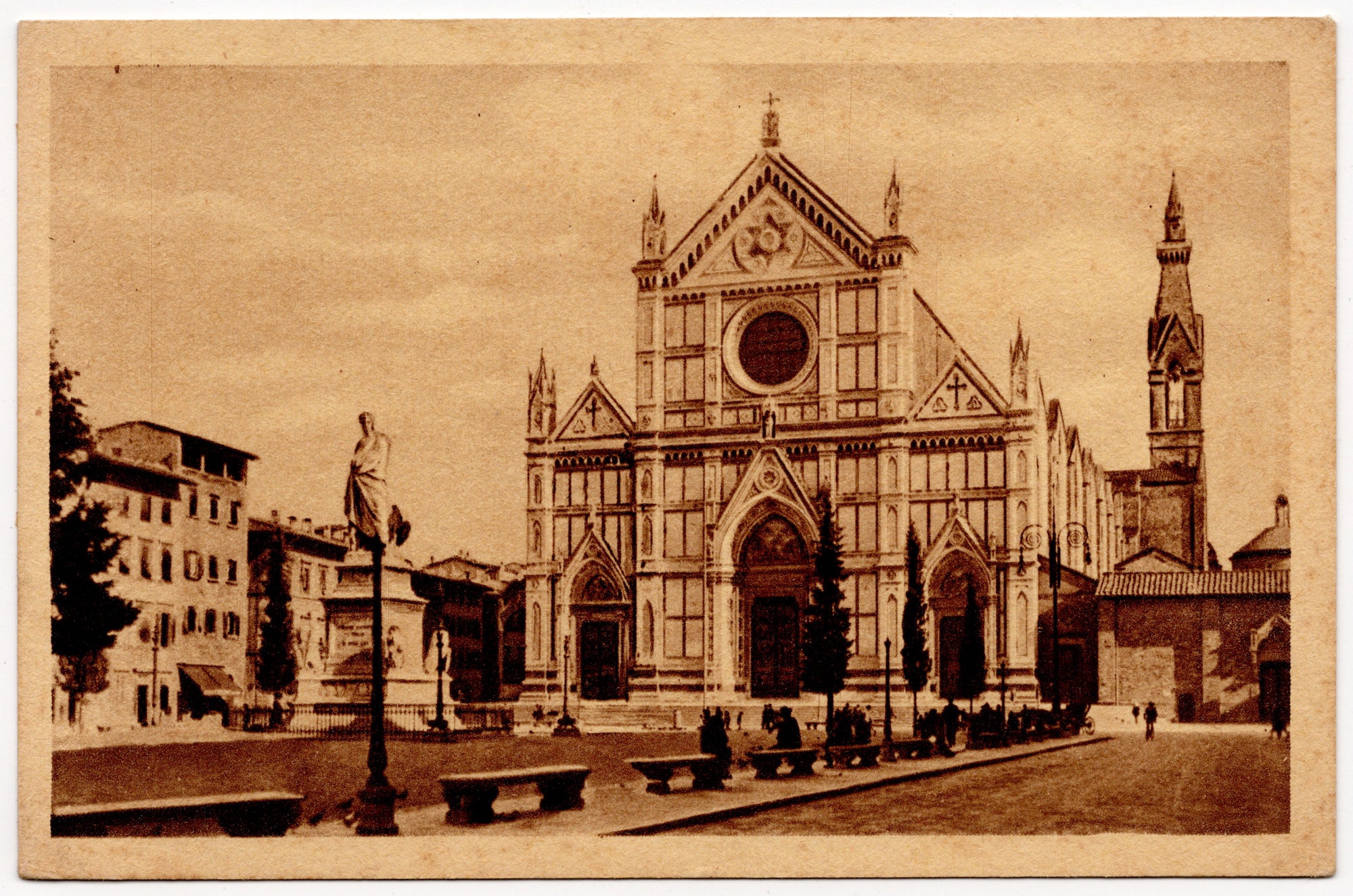 Italiaanse ansichtkaart jaren twintig of dertig, sepia lichtdruk Basiliek van Santa Croce Florence met polychrome neo-gotische gevel en standbeeld van Dante Alighieri op de Piazza Santa Croce, uitgave Edizioni Z.B.