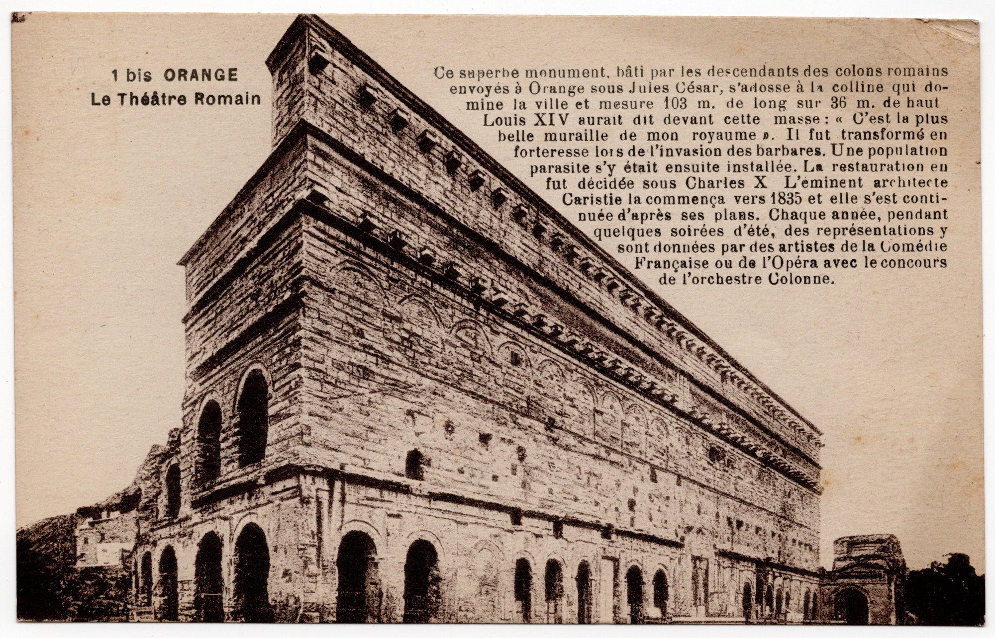 Franse ansichtkaart jaren twintig of dertig, zwart-wit lichtdruk Romeins Theater Orange scaenae frons met historische toelichting, uitgave Ed. Idéale Avignon foto F. Beau