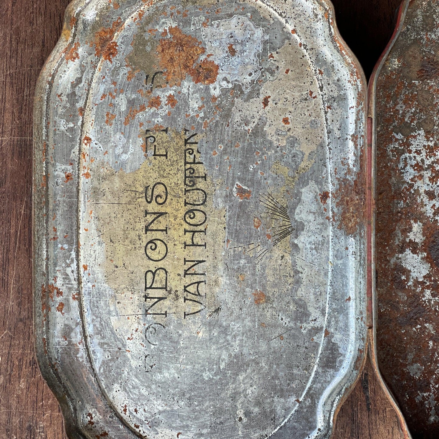 Antiek blik van Van Houten - The Collectionist