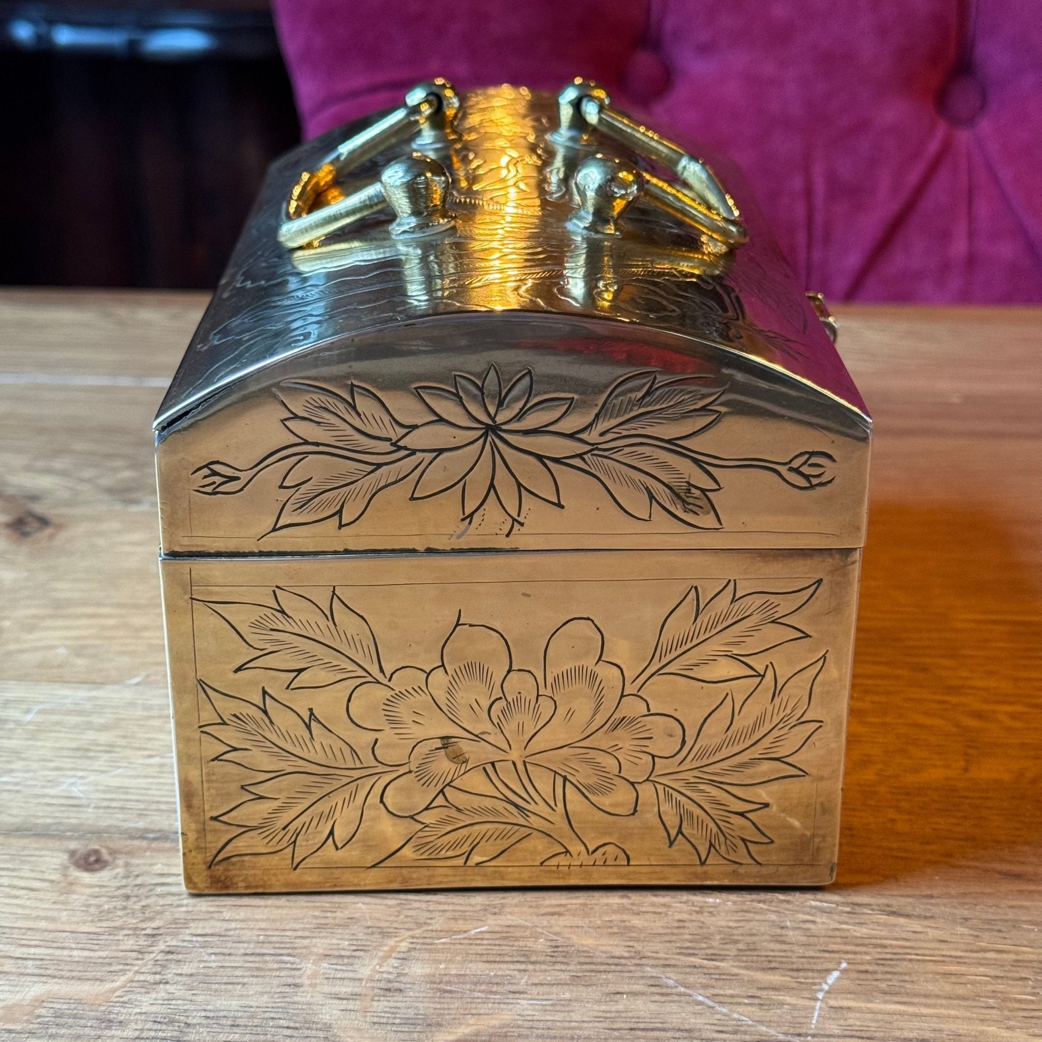 Antiek Chinees koperen opbergkistje met gegraveerde draak - The Collectionist