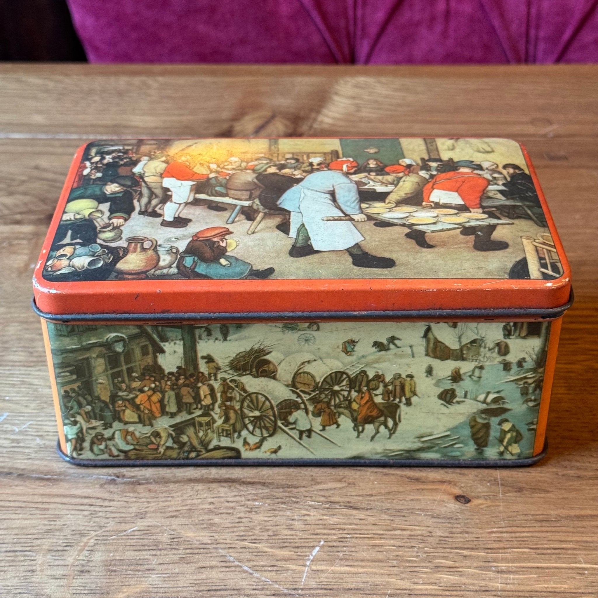 Antiek Decoratief Blik met Bruegel - achtige Tafereelillustraties - The Collectionist