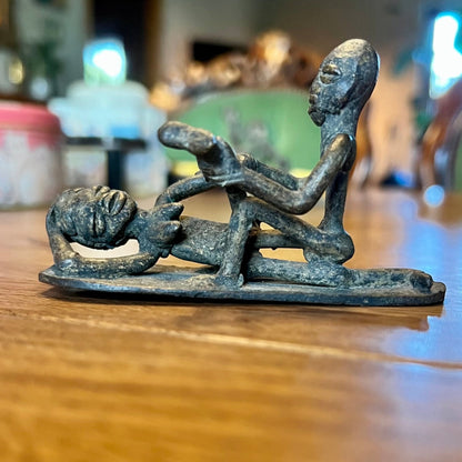 Antiek Erotisch Brons Beeldje - The Collectionist