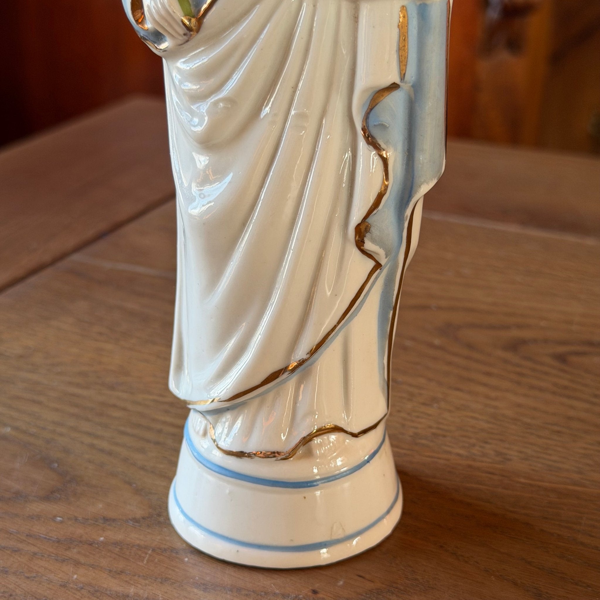 Antiek porseleinen beeld van Sint - Jozef met Kind – handbeschilderd religieus beeld (ca. 1900–1930) - The Collectionist