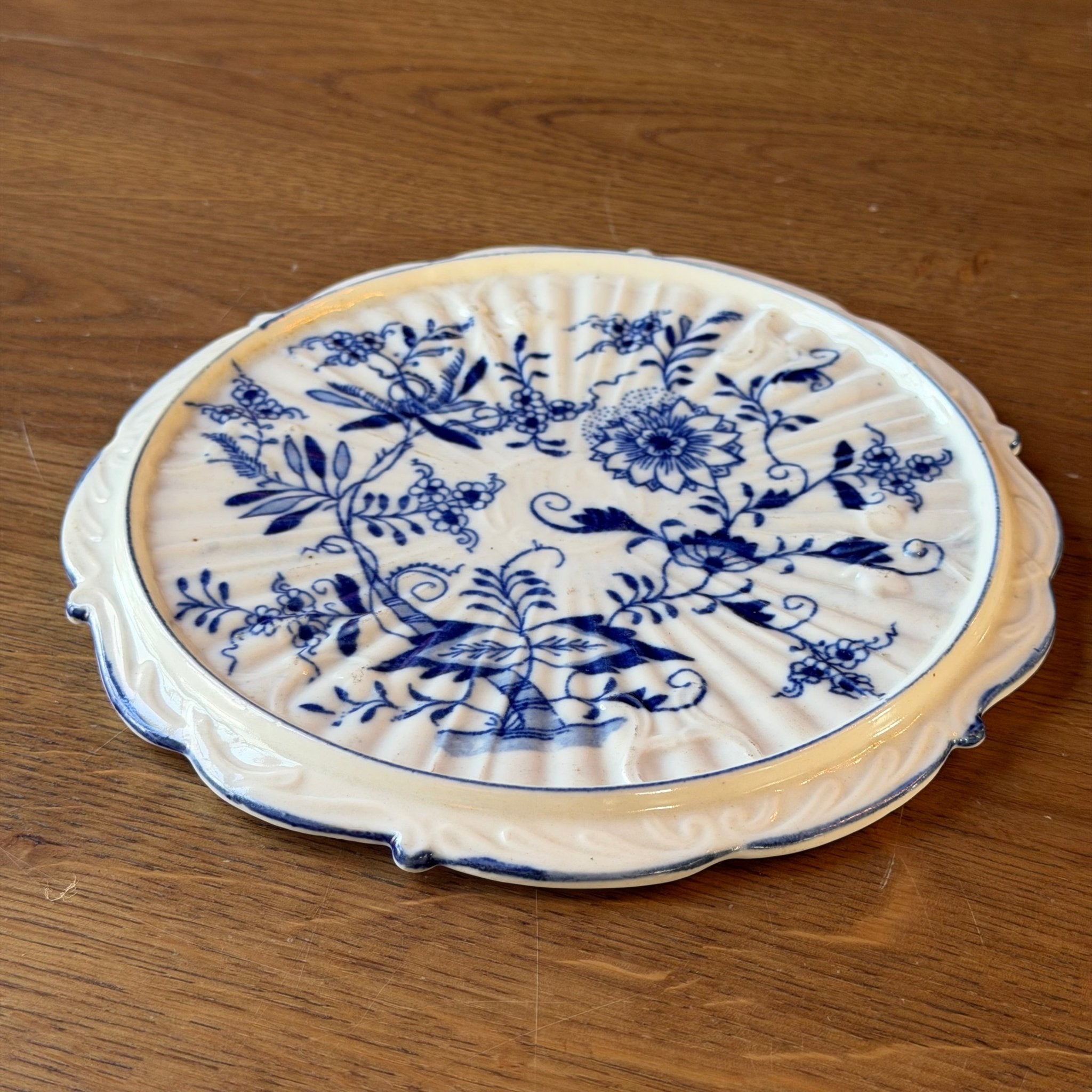 Antiek Porseleinen Bordje Louis Regout (Mosa Maastricht) – Blauw Saksisch Decor - The Collectionist