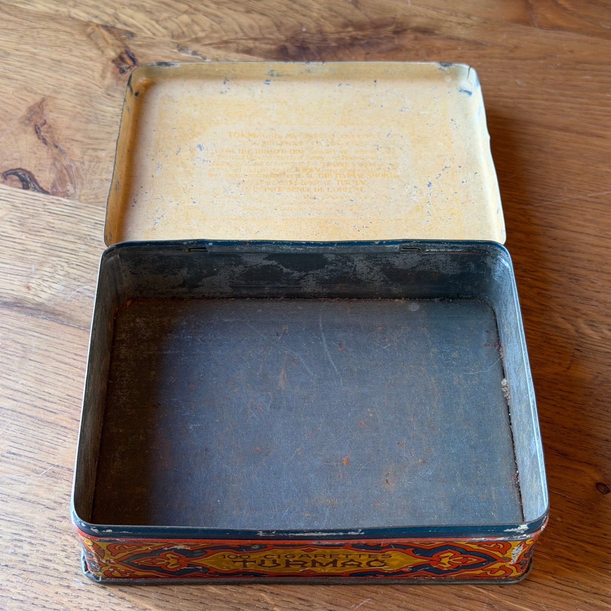 Antiek TUBMAC Sigarettenblik – Turkish Macedonian Tobacco Company – 100 Cigarettes
