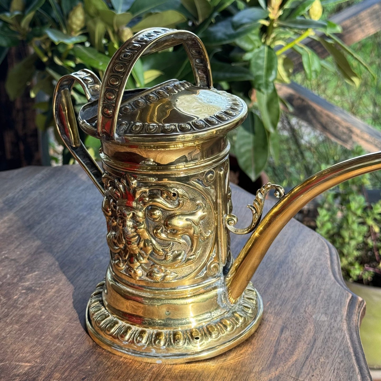 Antieke Messing Gieter - The Collectionist