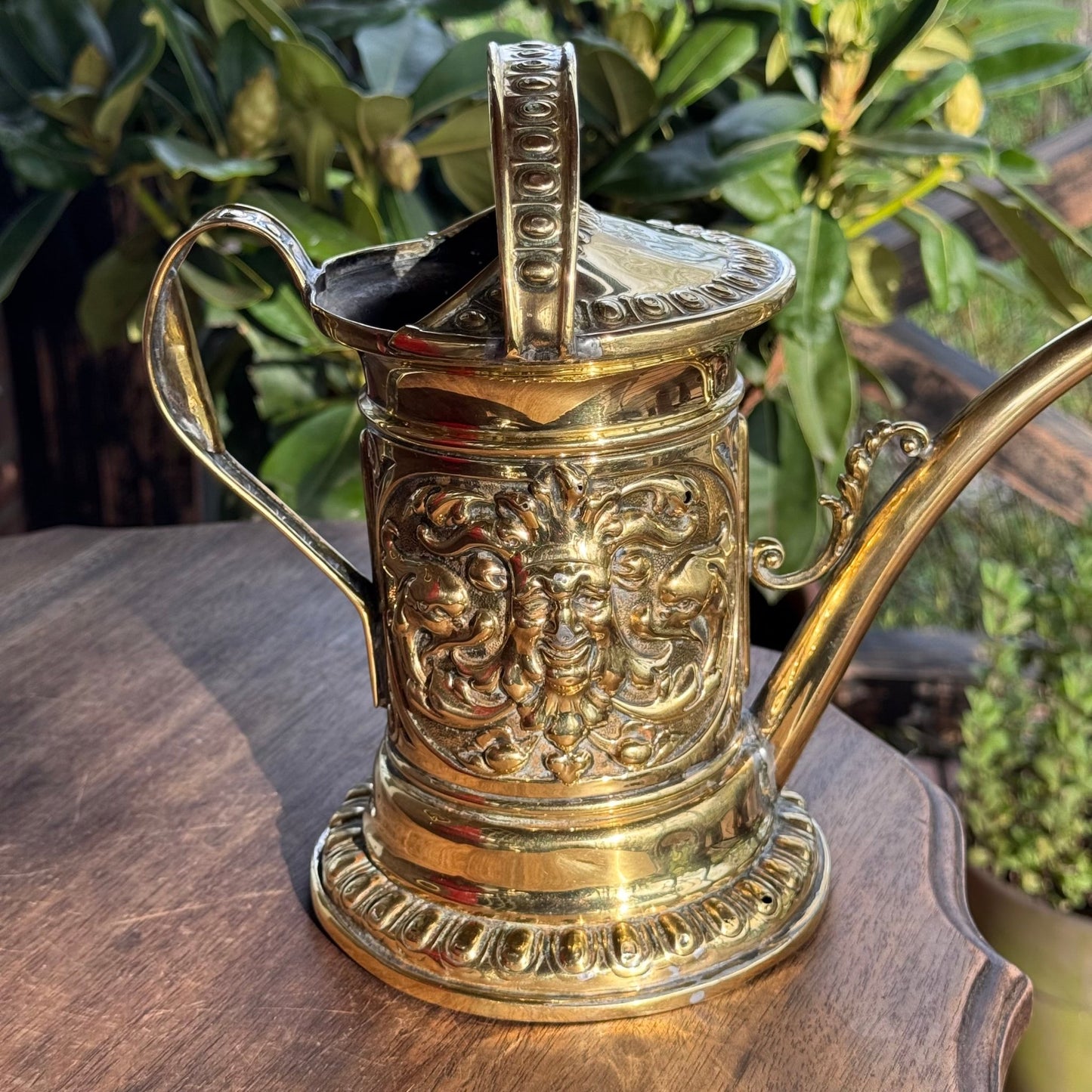 Antieke Messing Gieter - The Collectionist