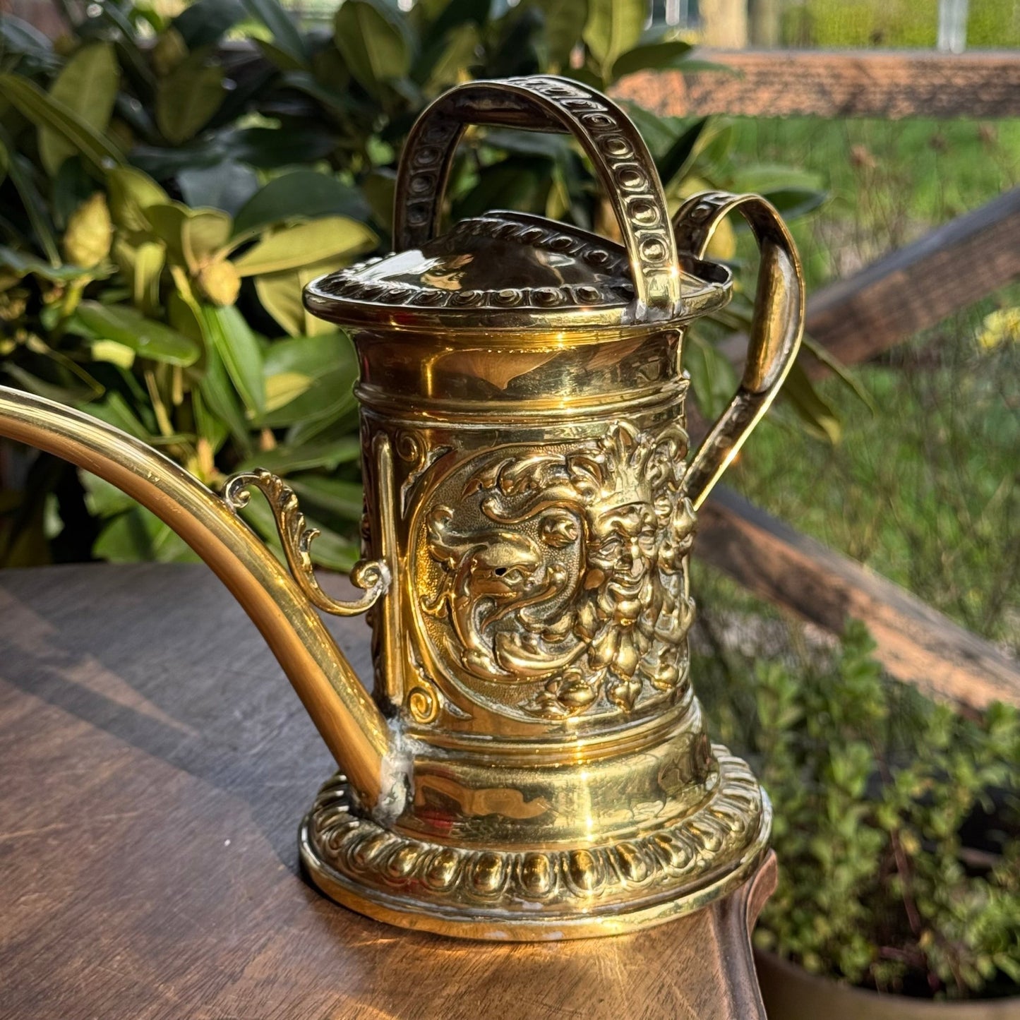 Antieke Messing Gieter - The Collectionist