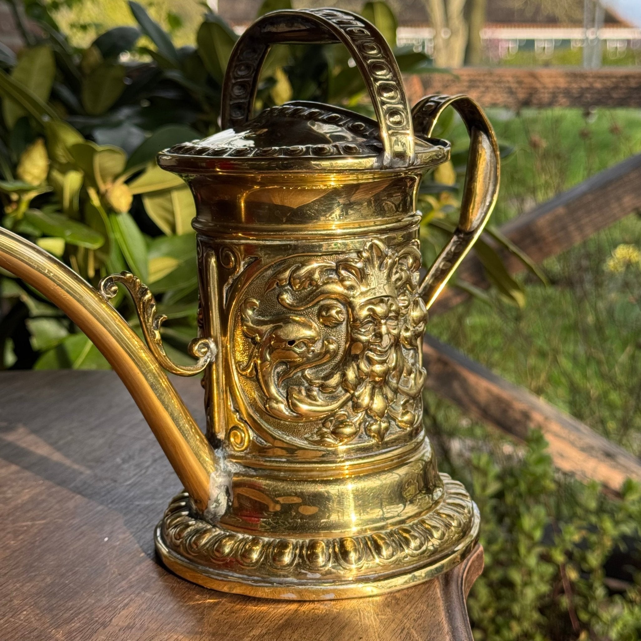 Antieke Messing Gieter - The Collectionist