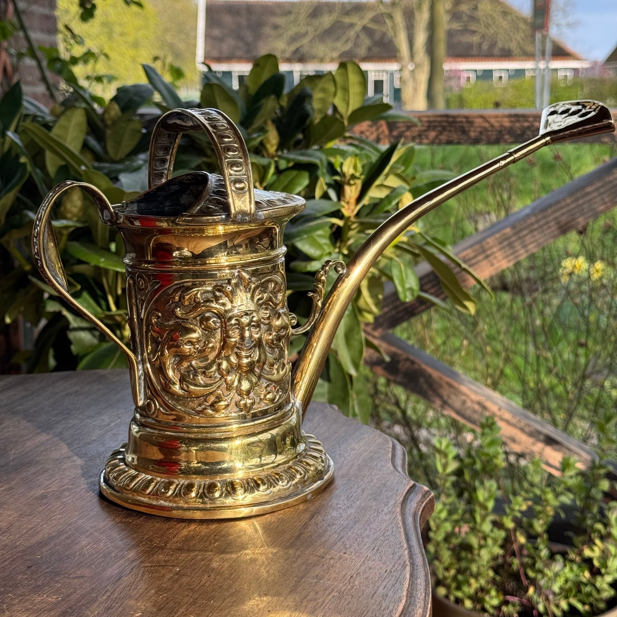 Antieke Messing Gieter - The Collectionist