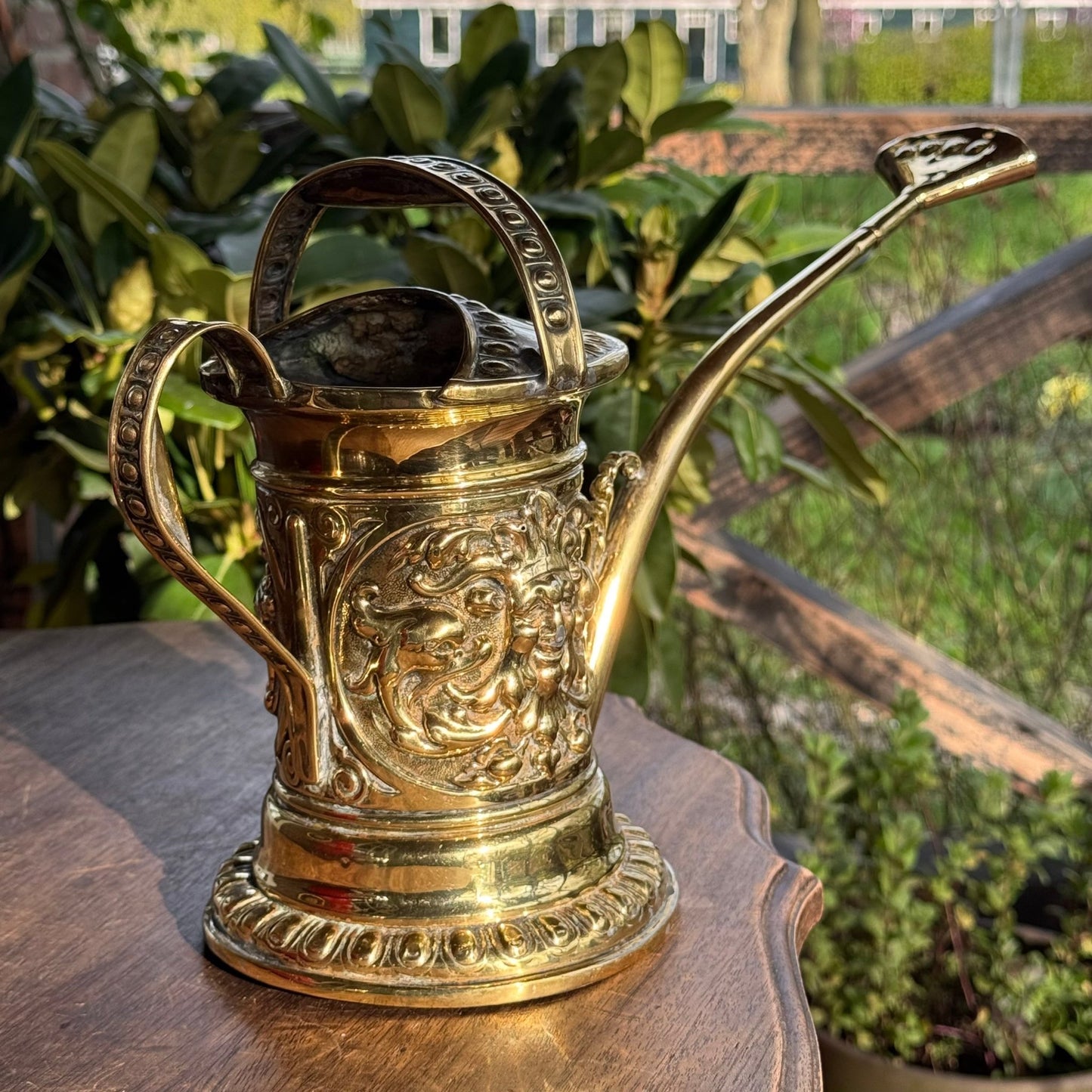 Antieke Messing Gieter - The Collectionist