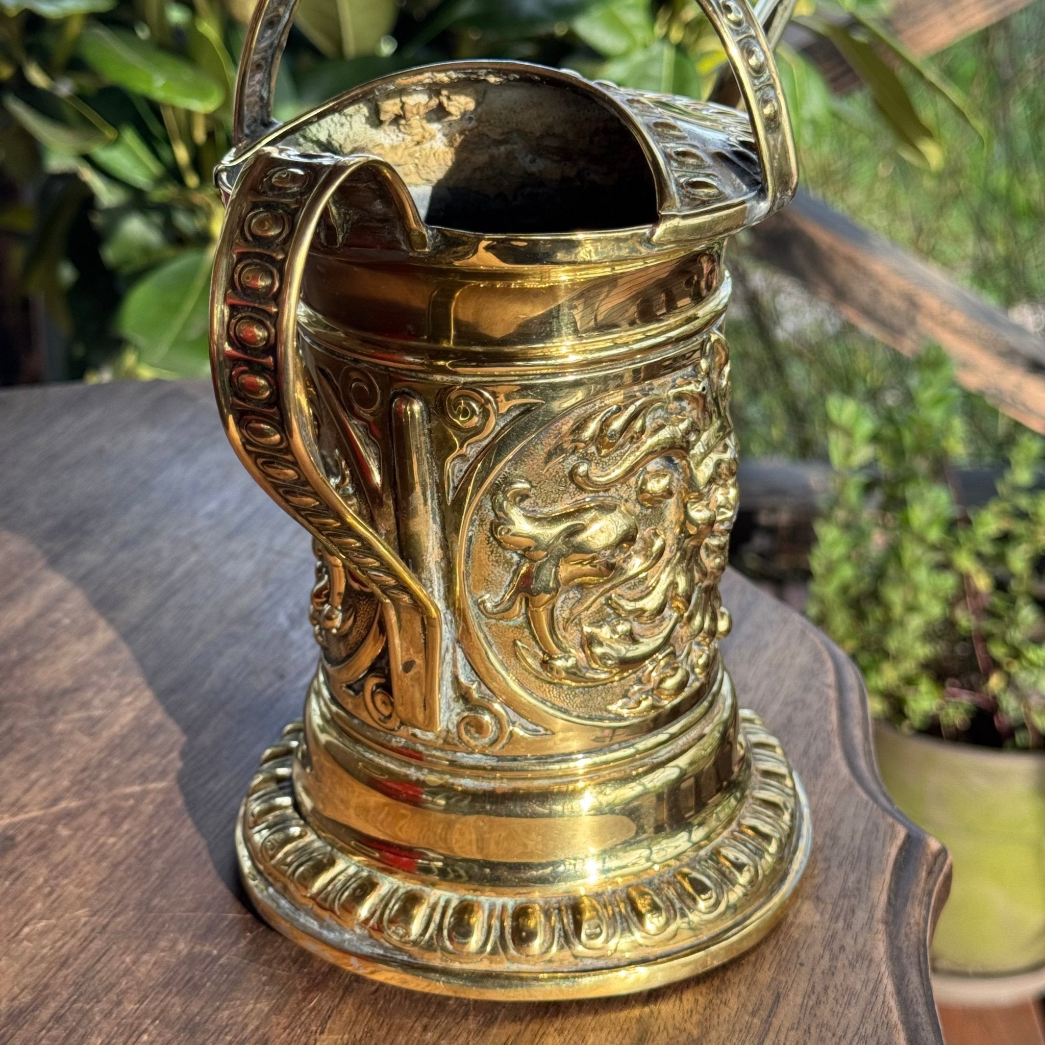 Antieke Messing Gieter - The Collectionist