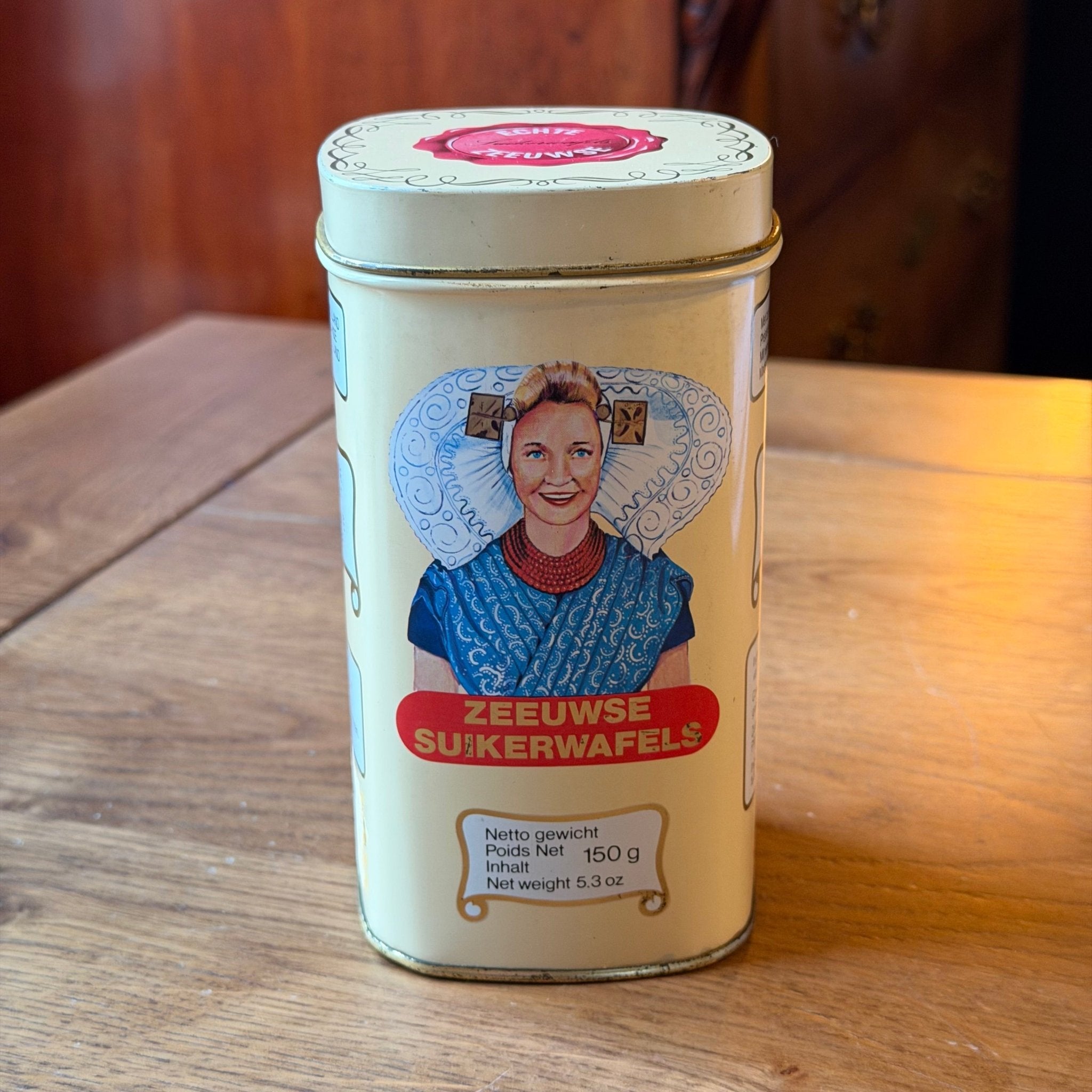 Bewaarblik voor Zeeuwse suikerwafels met klassieke illustratie - The Collectionist