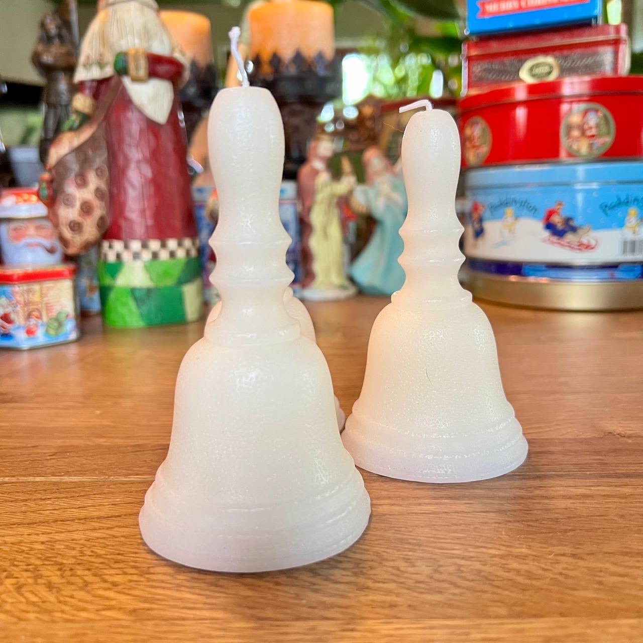 Drie Kaarsen In De Vorm Van Een Tafelbel - The Collectionist