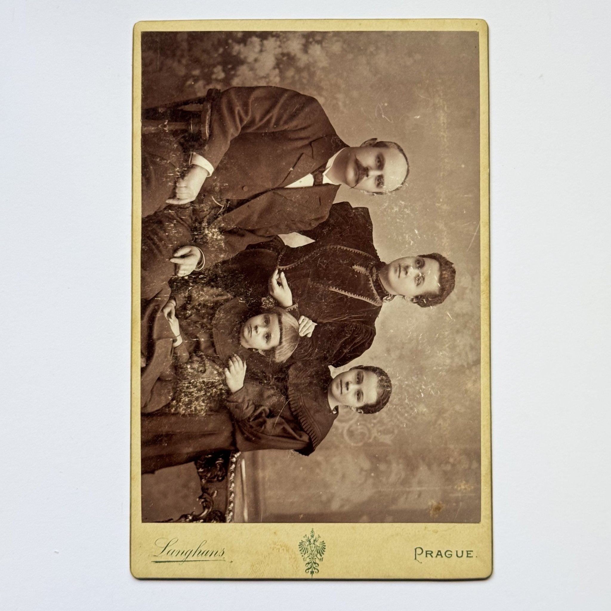 Familieportret - Atelier J. Langhans, Praag (ca. 1895) - The Collectionist