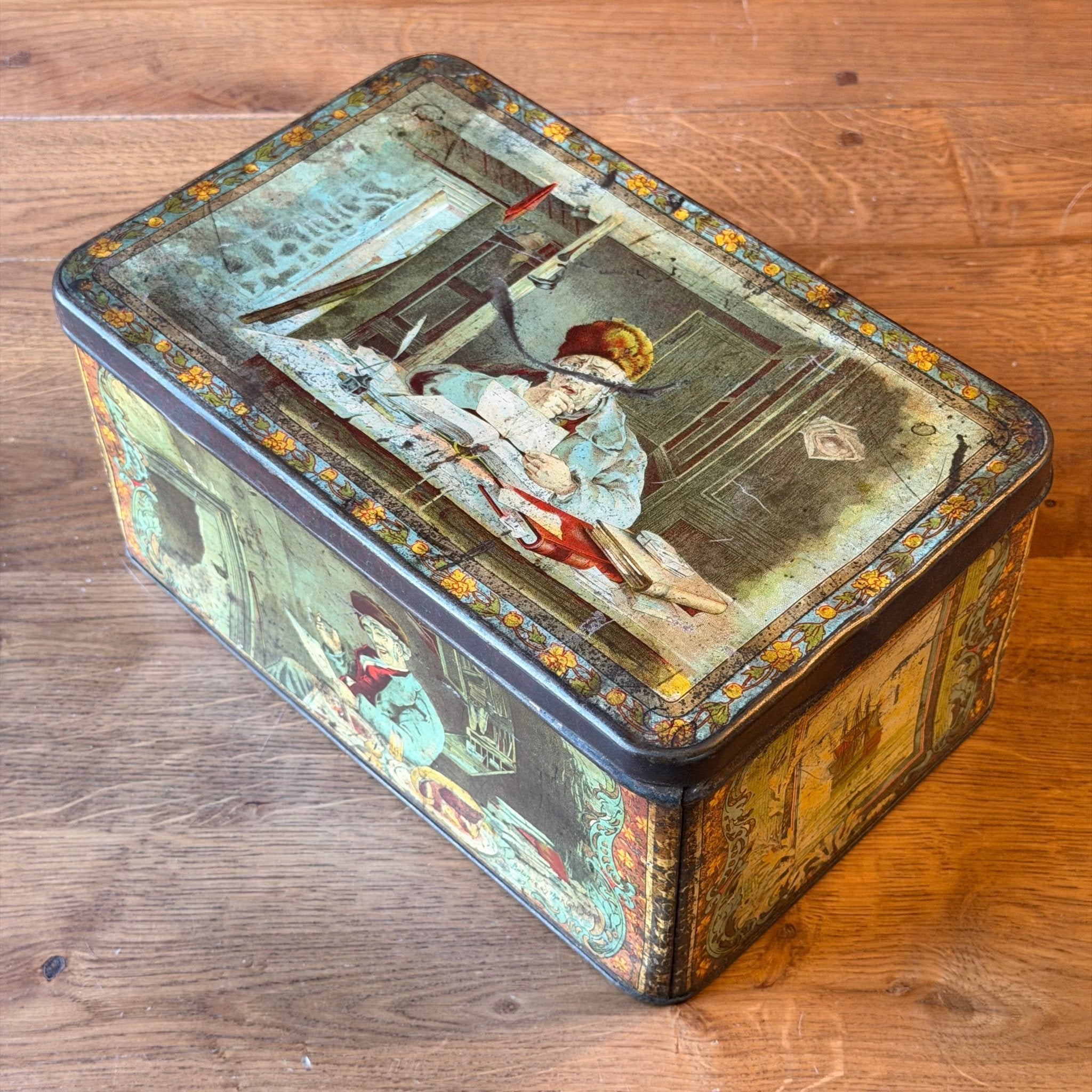 Groot antiek decoratief blik met verhalende illustraties – rechthoekig - The Collectionist